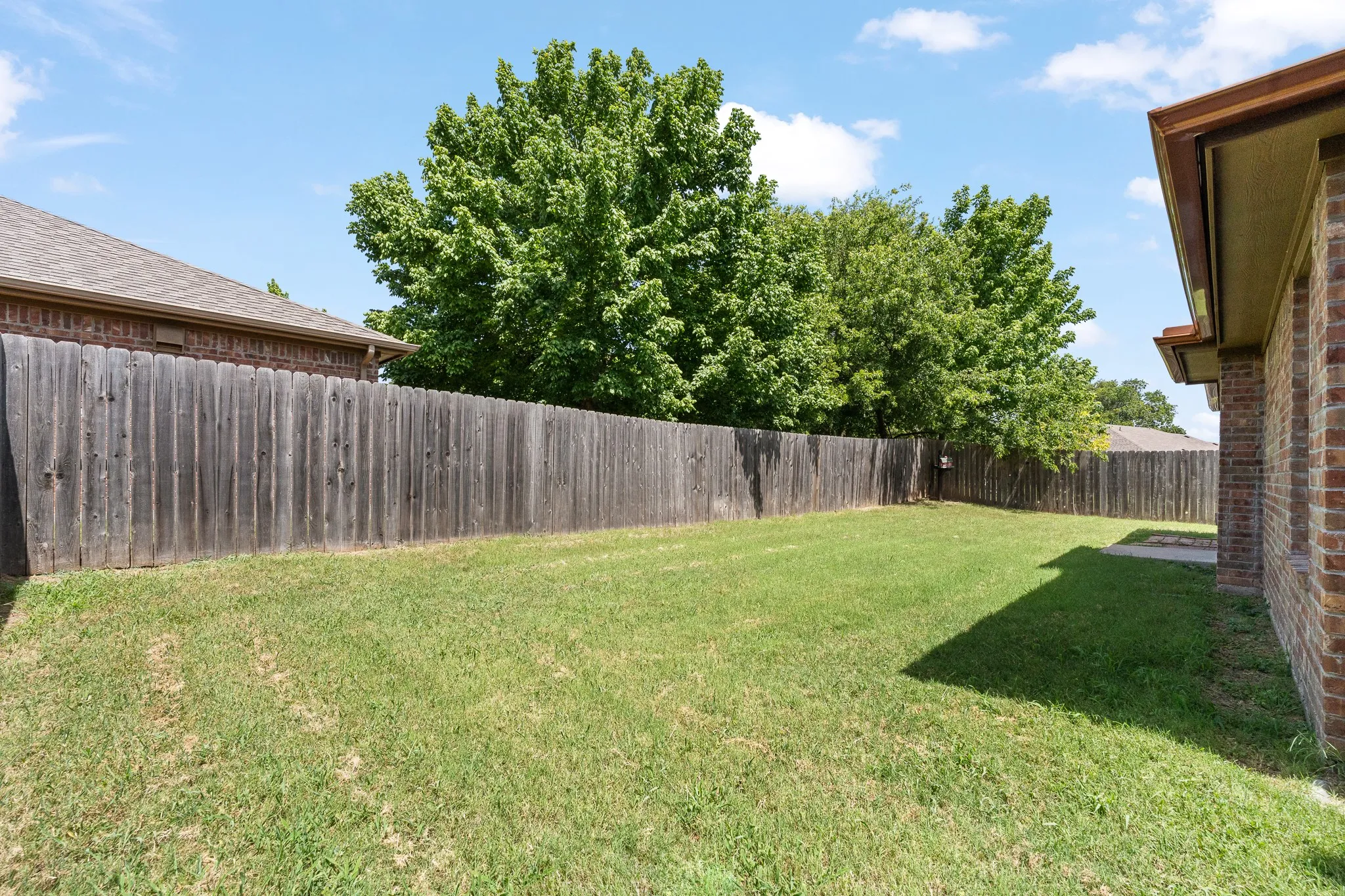 Single Family Residence For Sale in Johnson County , 417 Nelson Street, Godley, Texas 76044, 4 Bedroom, 2 Bathroom, 2 Garage spaces, 1,699 Sqft, built in 2016, mls#21321101, Real Estate Agent in Godley, Homes For Sale in Johnson county, Homes For Sale in Godley, Realtor in Godley Texas, Real Estate Brokerage Independent Realty Texas, Luminita Cordes Realtor