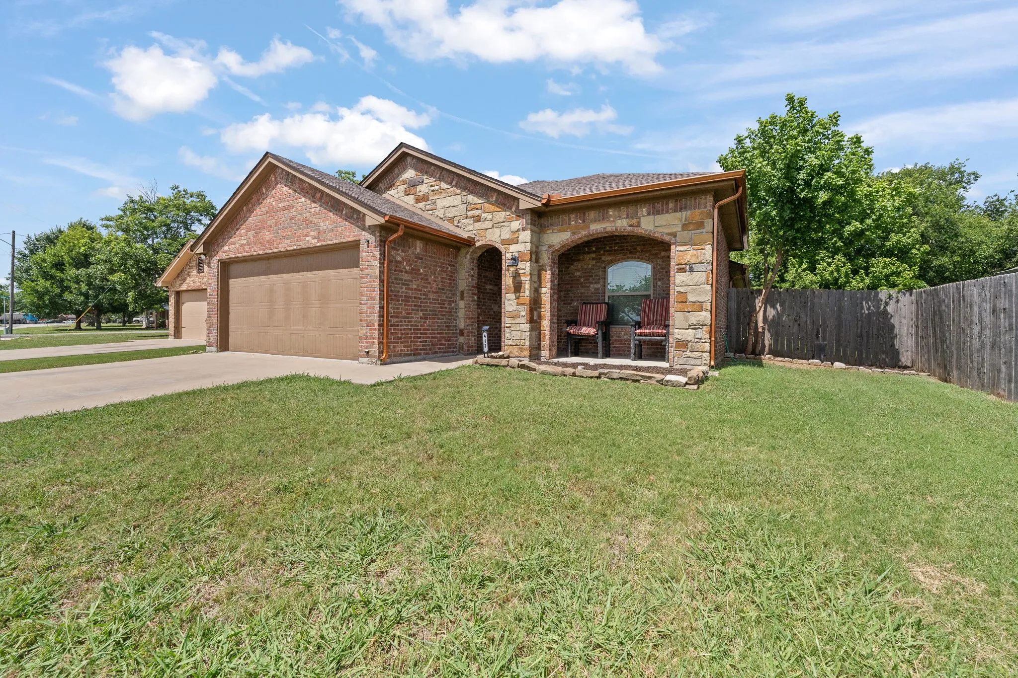 Single Family Residence For Sale in Johnson County , 417 Nelson Street, Godley, Texas 76044, 4 Bedroom, 2 Bathroom, 2 Garage spaces, 1,699 Sqft, built in 2016, mls#21321101, Real Estate Agent in Godley, Homes For Sale in Johnson county, Homes For Sale in Godley, Realtor in Godley Texas, Real Estate Brokerage Independent Realty Texas, Luminita Cordes Realtor