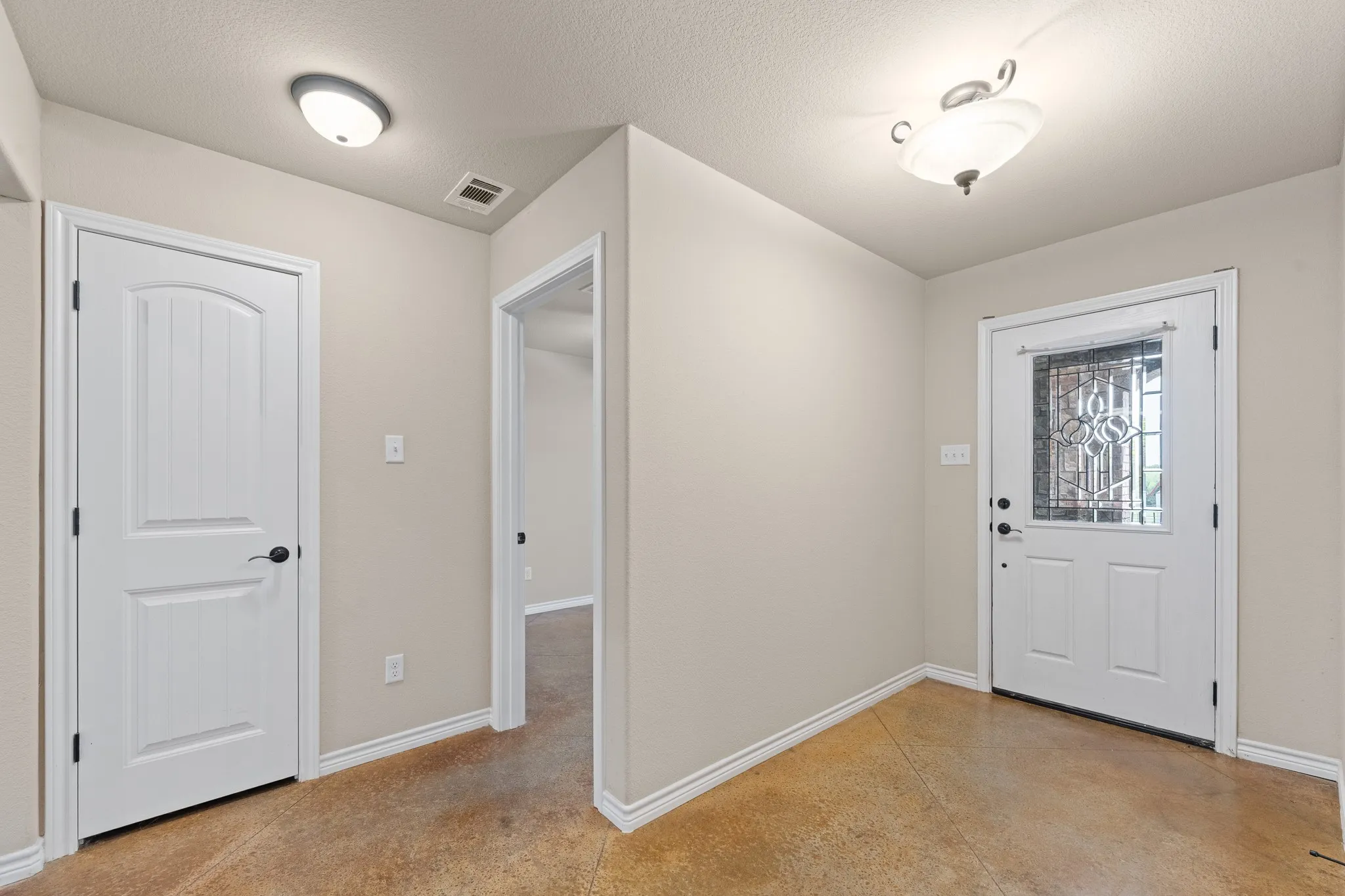Single Family Residence For Sale in Johnson County , 417 Nelson Street, Godley, Texas 76044, 4 Bedroom, 2 Bathroom, 2 Garage spaces, 1,699 Sqft, built in 2016, mls#21321101, Real Estate Agent in Godley, Homes For Sale in Johnson county, Homes For Sale in Godley, Realtor in Godley Texas, Real Estate Brokerage Independent Realty Texas, Luminita Cordes Realtor