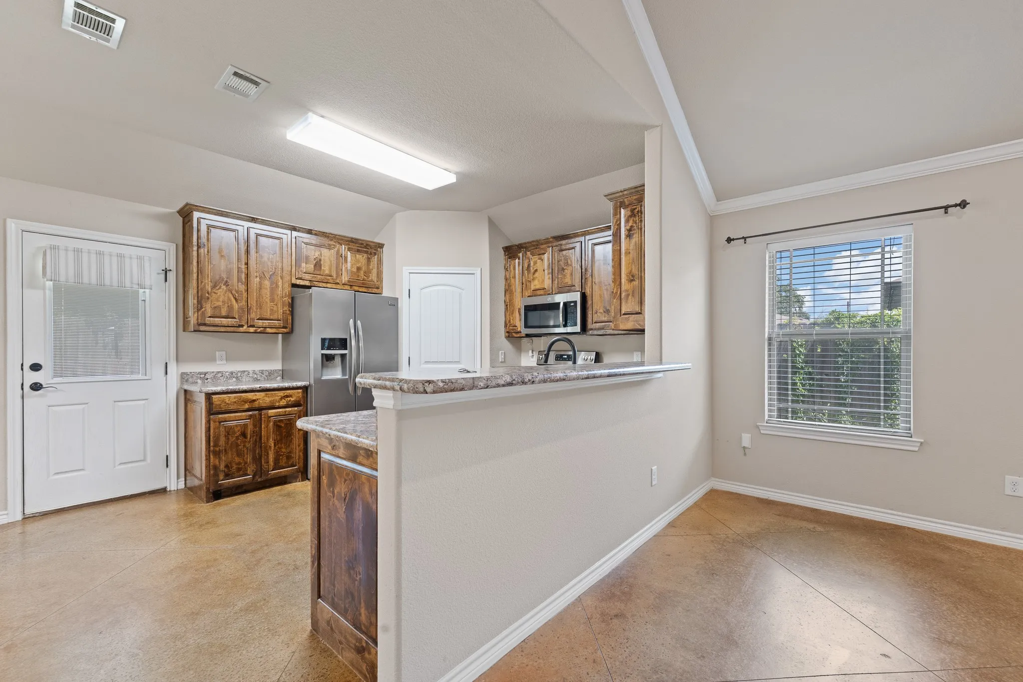 Single Family Residence For Sale in Johnson County , 417 Nelson Street, Godley, Texas 76044, 4 Bedroom, 2 Bathroom, 2 Garage spaces, 1,699 Sqft, built in 2016, mls#21321101, Real Estate Agent in Godley, Homes For Sale in Johnson county, Homes For Sale in Godley, Realtor in Godley Texas, Real Estate Brokerage Independent Realty Texas, Luminita Cordes Realtor