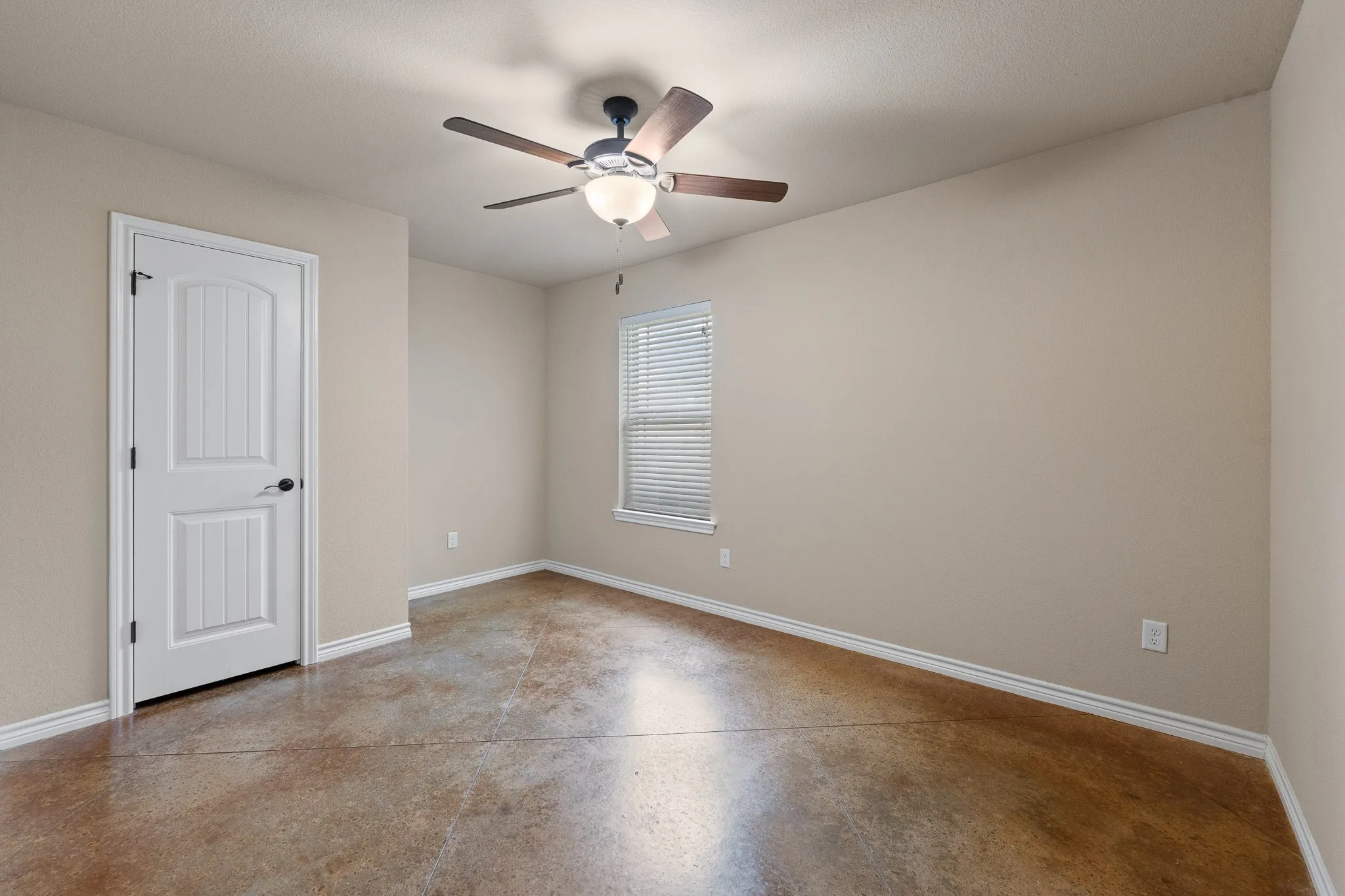 Single Family Residence For Sale in Johnson County , 417 Nelson Street, Godley, Texas 76044, 4 Bedroom, 2 Bathroom, 2 Garage spaces, 1,699 Sqft, built in 2016, mls#21321101, Real Estate Agent in Godley, Homes For Sale in Johnson county, Homes For Sale in Godley, Realtor in Godley Texas, Real Estate Brokerage Independent Realty Texas, Luminita Cordes Realtor