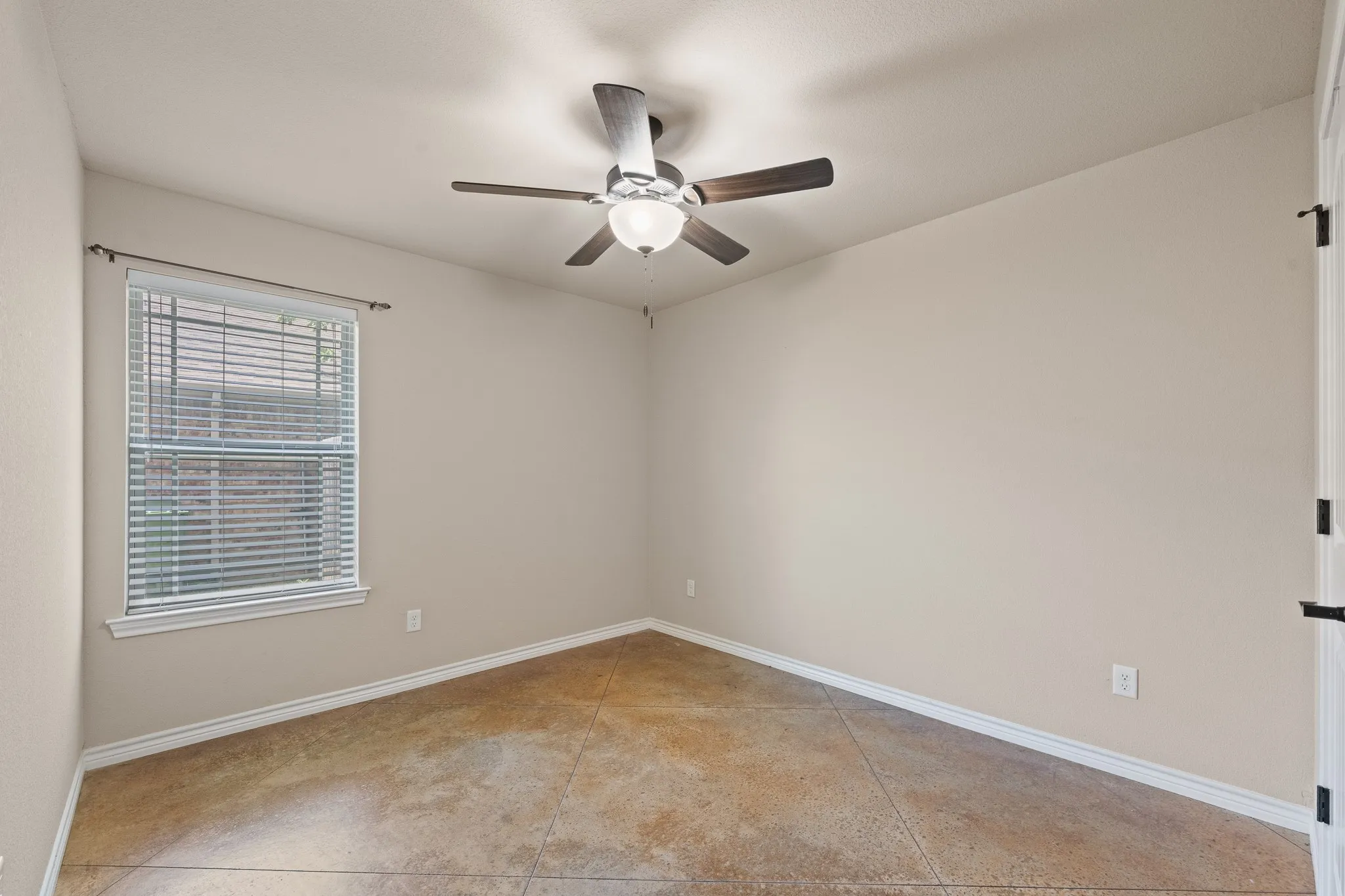 Single Family Residence For Sale in Johnson County , 417 Nelson Street, Godley, Texas 76044, 4 Bedroom, 2 Bathroom, 2 Garage spaces, 1,699 Sqft, built in 2016, mls#21321101, Real Estate Agent in Godley, Homes For Sale in Johnson county, Homes For Sale in Godley, Realtor in Godley Texas, Real Estate Brokerage Independent Realty Texas, Luminita Cordes Realtor