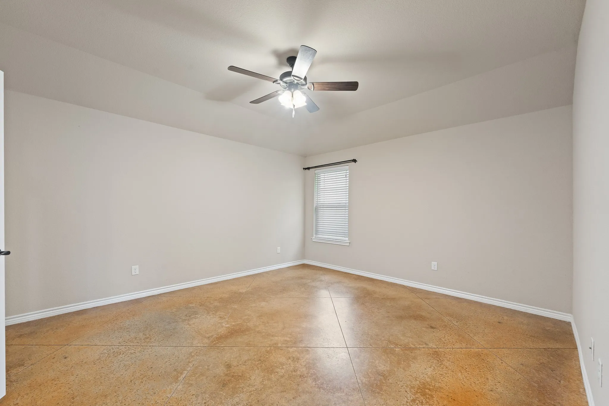 Single Family Residence For Sale in Johnson County , 417 Nelson Street, Godley, Texas 76044, 4 Bedroom, 2 Bathroom, 2 Garage spaces, 1,699 Sqft, built in 2016, mls#21321101, Real Estate Agent in Godley, Homes For Sale in Johnson county, Homes For Sale in Godley, Realtor in Godley Texas, Real Estate Brokerage Independent Realty Texas, Luminita Cordes Realtor