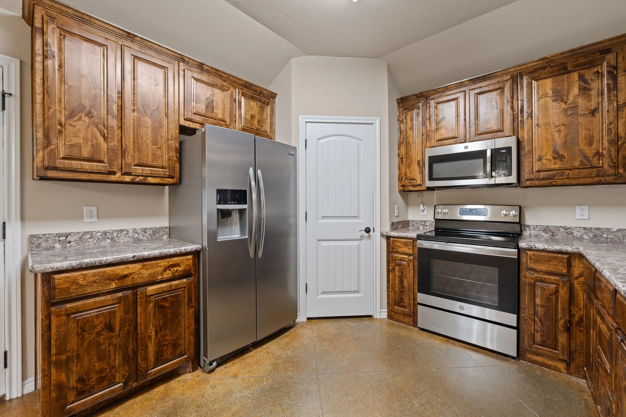 Single Family Residence For Sale in Johnson County , 417 Nelson Street, Godley, Texas 76044, 4 Bedroom, 2 Bathroom, 2 Garage spaces, 1,699 Sqft, built in 2016, mls#21321101, Real Estate Agent in Godley, Homes For Sale in Johnson county, Homes For Sale in Godley, Realtor in Godley Texas, Real Estate Brokerage Independent Realty Texas, Luminita Cordes Realtor