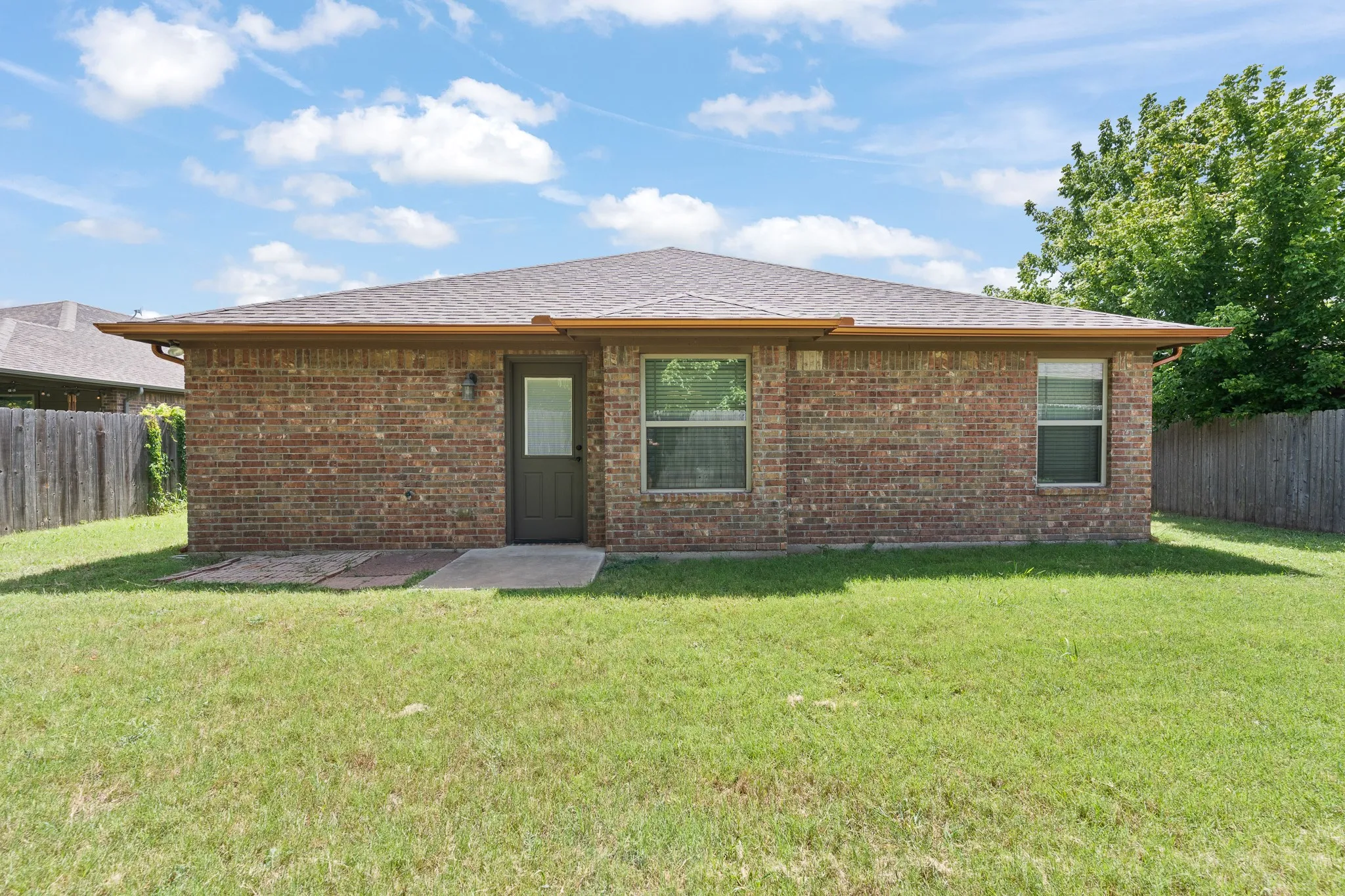 Single Family Residence For Sale in Johnson County , 417 Nelson Street, Godley, Texas 76044, 4 Bedroom, 2 Bathroom, 2 Garage spaces, 1,699 Sqft, built in 2016, mls#21321101, Real Estate Agent in Godley, Homes For Sale in Johnson county, Homes For Sale in Godley, Realtor in Godley Texas, Real Estate Brokerage Independent Realty Texas, Luminita Cordes Realtor