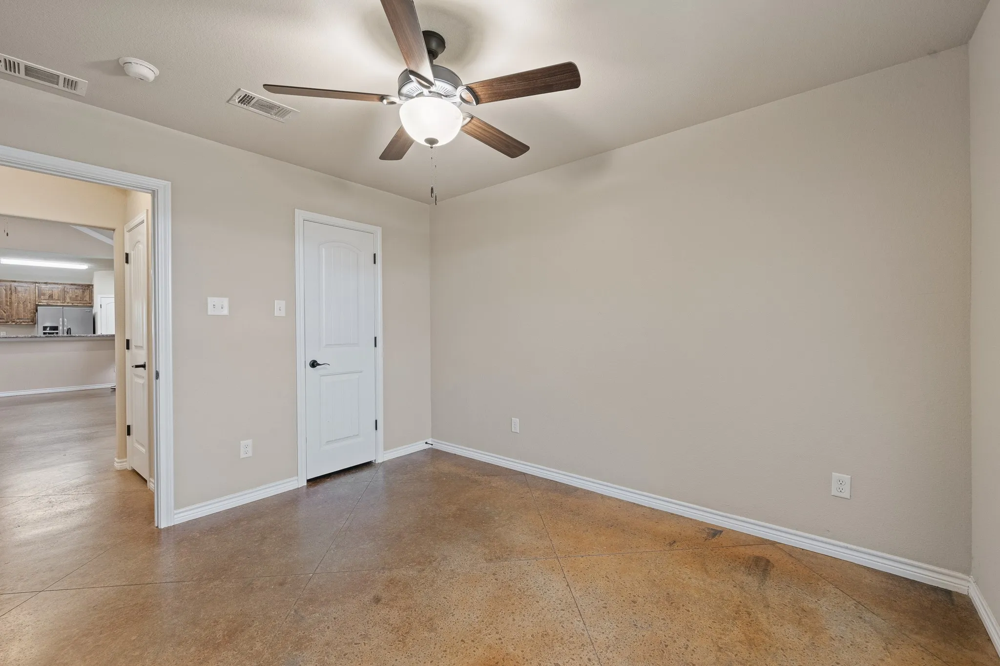 Single Family Residence For Sale in Johnson County , 417 Nelson Street, Godley, Texas 76044, 4 Bedroom, 2 Bathroom, 2 Garage spaces, 1,699 Sqft, built in 2016, mls#21321101, Real Estate Agent in Godley, Homes For Sale in Johnson county, Homes For Sale in Godley, Realtor in Godley Texas, Real Estate Brokerage Independent Realty Texas, Luminita Cordes Realtor