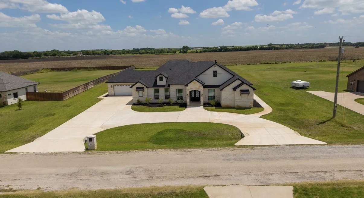 Single Family Residence For Sale in Johnson County , 8224 Harvest Drive, Grandview, Texas 76050, 6 Bedroom, 4 Bathroom, 2 Garage spaces, 3,184 Sqft, built in 2022, mls#21319145, Real Estate Agent in Grandview, Homes For Sale in Johnson county, Homes For Sale in Grandview, Realtor in Grandview Texas, Real Estate Brokerage Independent Realty Texas, Luminita Cordes Realtor