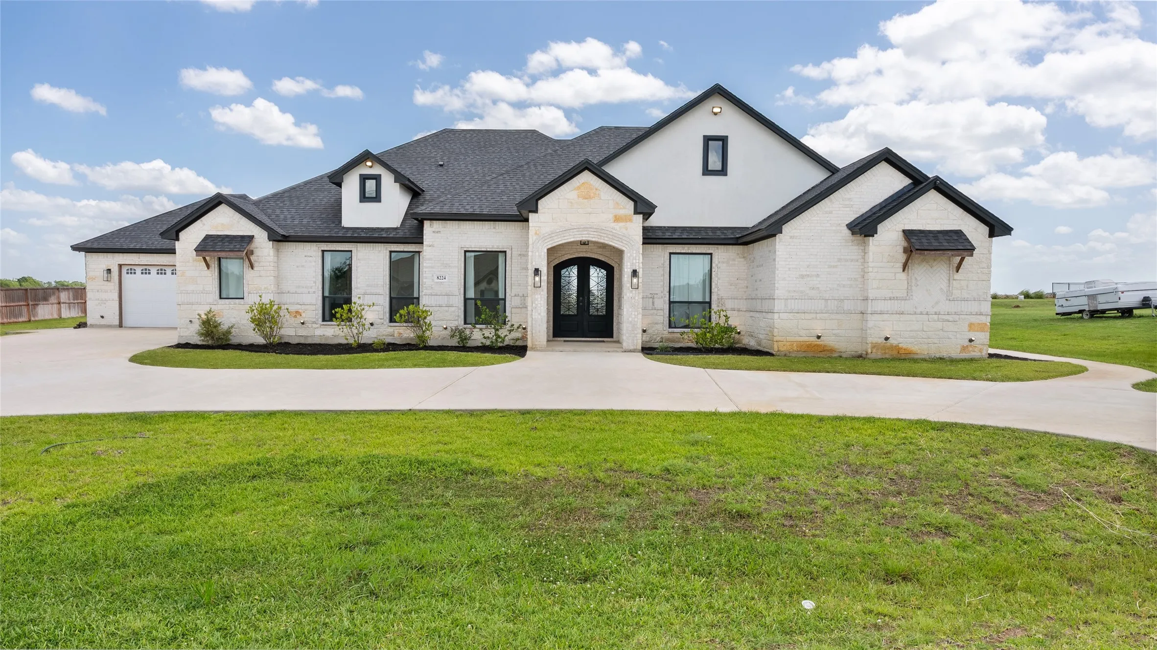 Single Family Residence For Sale in Johnson County , 8224 Harvest Drive, Grandview, Texas 76050, 6 Bedroom, 4 Bathroom, 2 Garage spaces, 3,184 Sqft, built in 2022, mls#21319145, Real Estate Agent in Grandview, Homes For Sale in Johnson county, Homes For Sale in Grandview, Realtor in Grandview Texas, Real Estate Brokerage Independent Realty Texas, Luminita Cordes Realtor