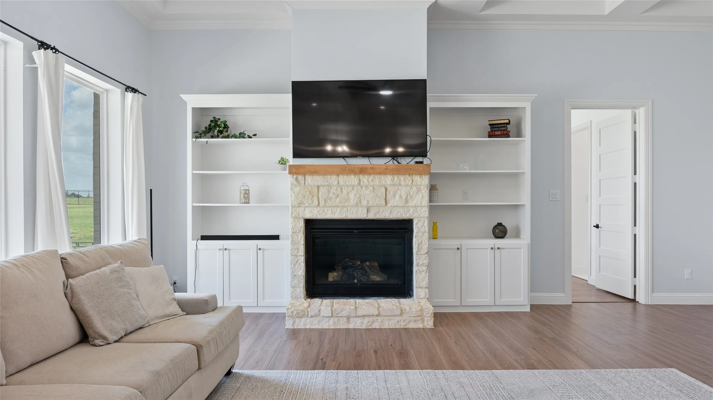 Single Family Residence For Sale in Johnson County , 8224 Harvest Drive, Grandview, Texas 76050, 6 Bedroom, 4 Bathroom, 2 Garage spaces, 3,184 Sqft, built in 2022, mls#21319145, Real Estate Agent in Grandview, Homes For Sale in Johnson county, Homes For Sale in Grandview, Realtor in Grandview Texas, Real Estate Brokerage Independent Realty Texas, Luminita Cordes Realtor
