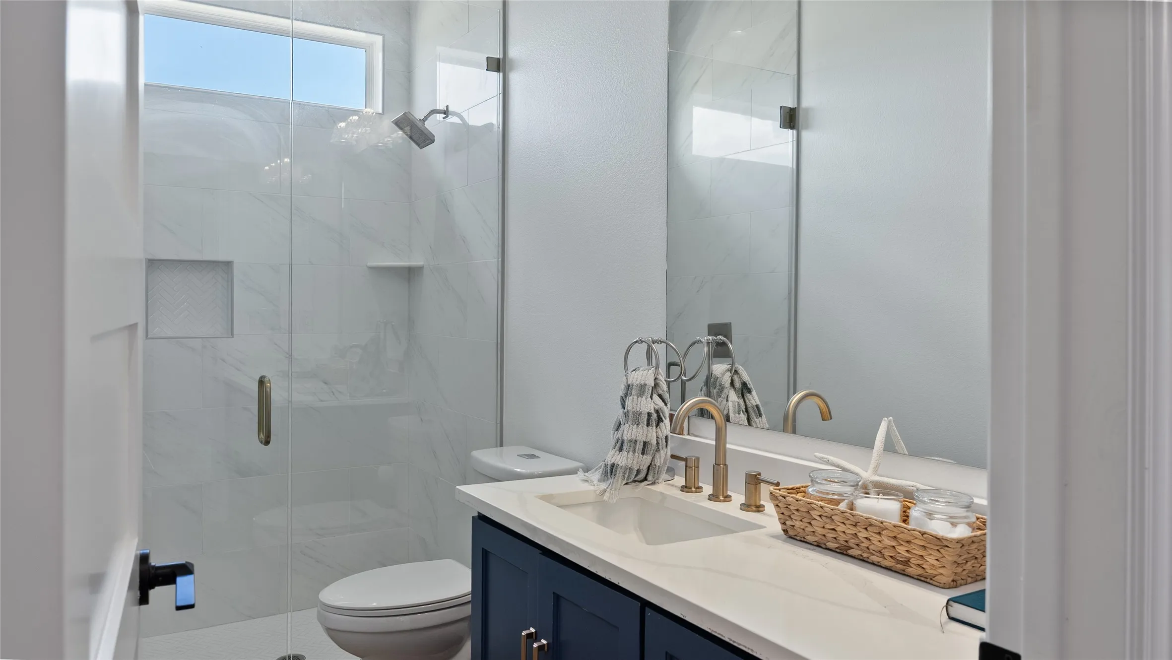 Single Family Residence For Sale in Johnson County , 8224 Harvest Drive, Grandview, Texas 76050, 6 Bedroom, 4 Bathroom, 2 Garage spaces, 3,184 Sqft, built in 2022, mls#21319145, Real Estate Agent in Grandview, Homes For Sale in Johnson county, Homes For Sale in Grandview, Realtor in Grandview Texas, Real Estate Brokerage Independent Realty Texas, Luminita Cordes Realtor