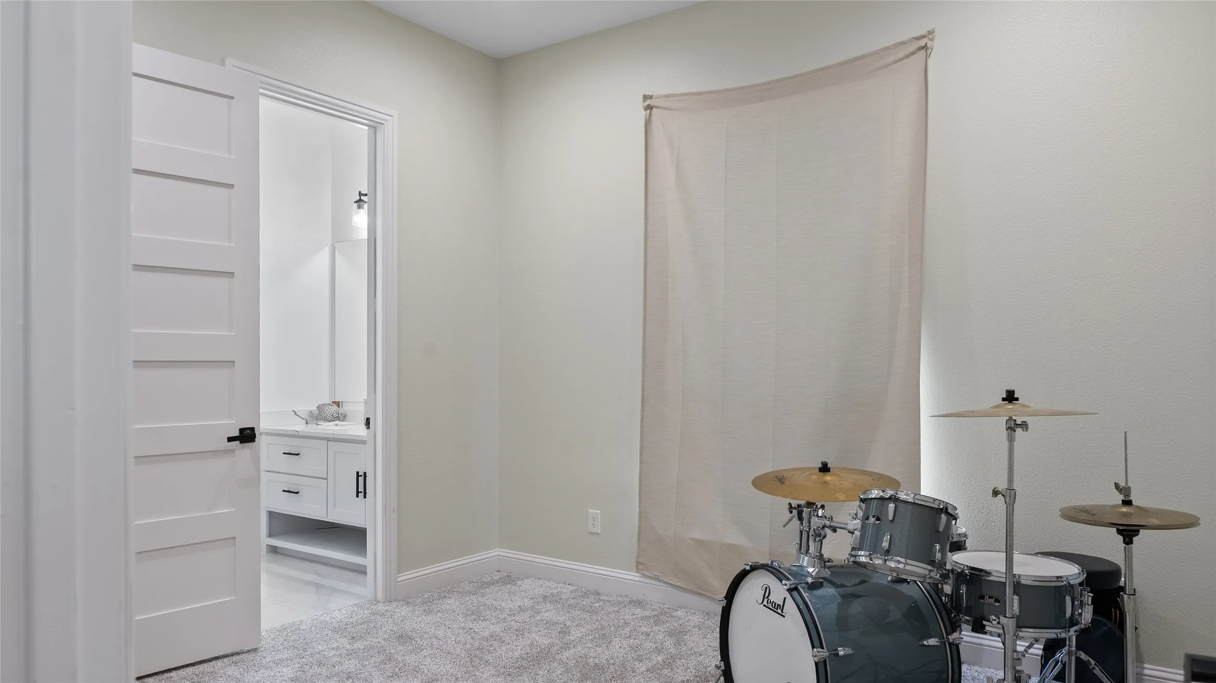 Single Family Residence For Sale in Johnson County , 8224 Harvest Drive, Grandview, Texas 76050, 6 Bedroom, 4 Bathroom, 2 Garage spaces, 3,184 Sqft, built in 2022, mls#21319145, Real Estate Agent in Grandview, Homes For Sale in Johnson county, Homes For Sale in Grandview, Realtor in Grandview Texas, Real Estate Brokerage Independent Realty Texas, Luminita Cordes Realtor