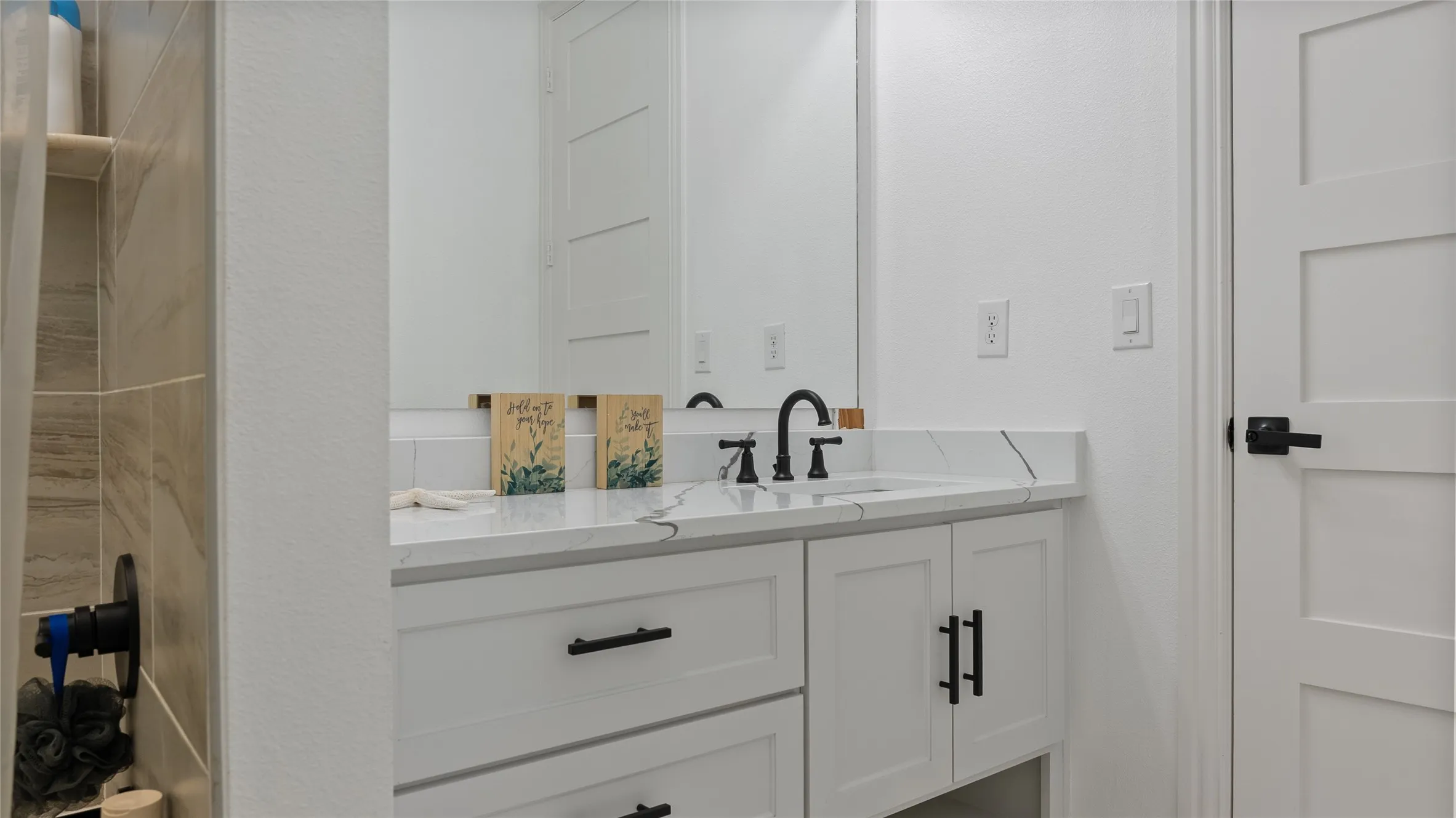Single Family Residence For Sale in Johnson County , 8224 Harvest Drive, Grandview, Texas 76050, 6 Bedroom, 4 Bathroom, 2 Garage spaces, 3,184 Sqft, built in 2022, mls#21319145, Real Estate Agent in Grandview, Homes For Sale in Johnson county, Homes For Sale in Grandview, Realtor in Grandview Texas, Real Estate Brokerage Independent Realty Texas, Luminita Cordes Realtor