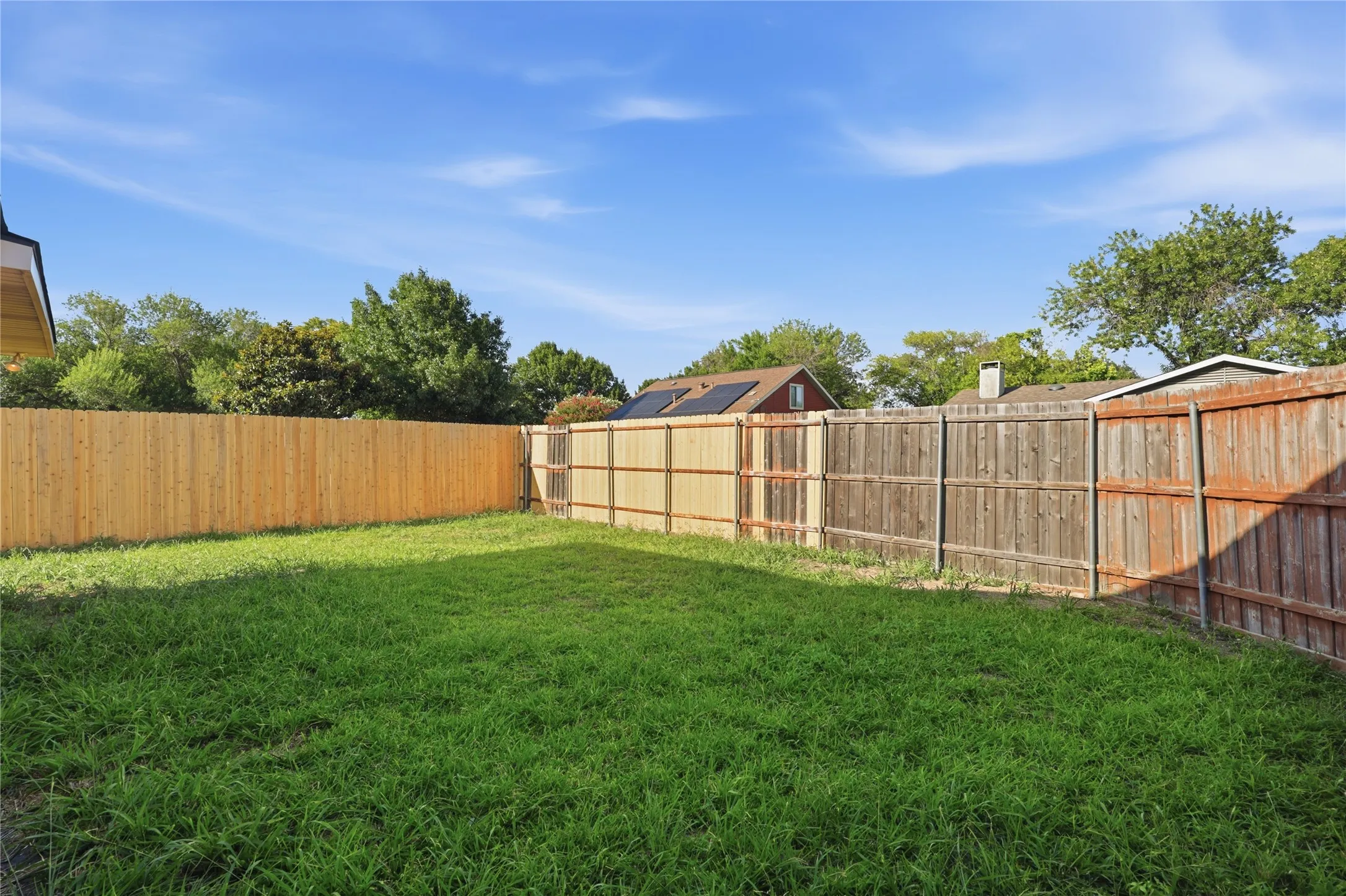 Single Family Residence For Sale in Denton County , 2740 Cancun Lane, Dallas, Texas 75287, 3 Bedroom, 3 Bathroom, 2 Garage spaces, 2,229 Sqft, built in 1983, mls#21309239, Real Estate Agent in Dallas, Homes For Sale in Denton county, Homes For Sale in Dallas, Realtor in Dallas Texas, Real Estate Brokerage Independent Realty Texas, Luminita Cordes Realtor