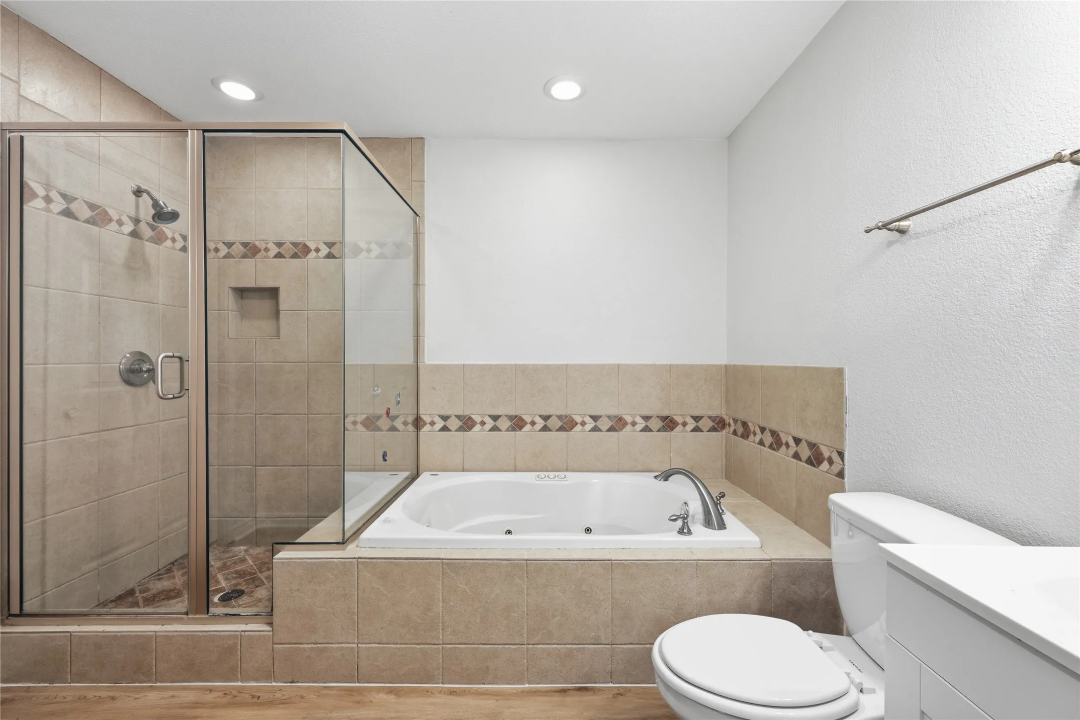 Single Family Residence For Sale in Denton County , 2740 Cancun Lane, Dallas, Texas 75287, 3 Bedroom, 3 Bathroom, 2 Garage spaces, 2,229 Sqft, built in 1983, mls#21309239, Real Estate Agent in Dallas, Homes For Sale in Denton county, Homes For Sale in Dallas, Realtor in Dallas Texas, Real Estate Brokerage Independent Realty Texas, Luminita Cordes Realtor