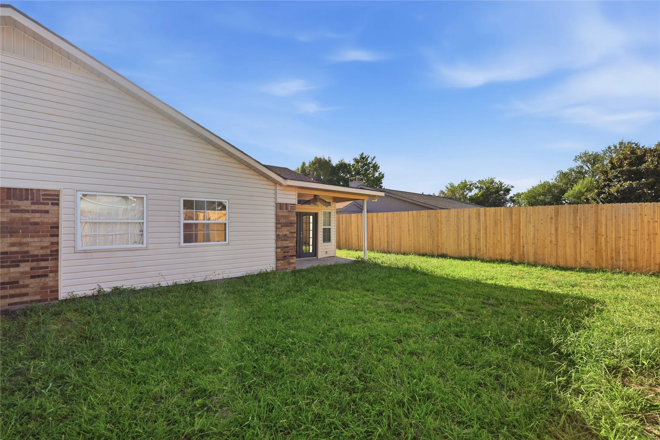 Single Family Residence For Sale in Denton County , 2740 Cancun Lane, Dallas, Texas 75287, 3 Bedroom, 3 Bathroom, 2 Garage spaces, 2,229 Sqft, built in 1983, mls#21309239, Real Estate Agent in Dallas, Homes For Sale in Denton county, Homes For Sale in Dallas, Realtor in Dallas Texas, Real Estate Brokerage Independent Realty Texas, Luminita Cordes Realtor
