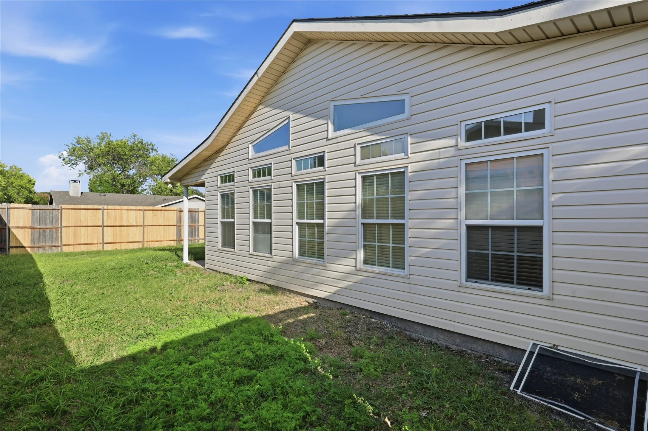 Single Family Residence For Sale in Denton County , 2740 Cancun Lane, Dallas, Texas 75287, 3 Bedroom, 3 Bathroom, 2 Garage spaces, 2,229 Sqft, built in 1983, mls#21309239, Real Estate Agent in Dallas, Homes For Sale in Denton county, Homes For Sale in Dallas, Realtor in Dallas Texas, Real Estate Brokerage Independent Realty Texas, Luminita Cordes Realtor