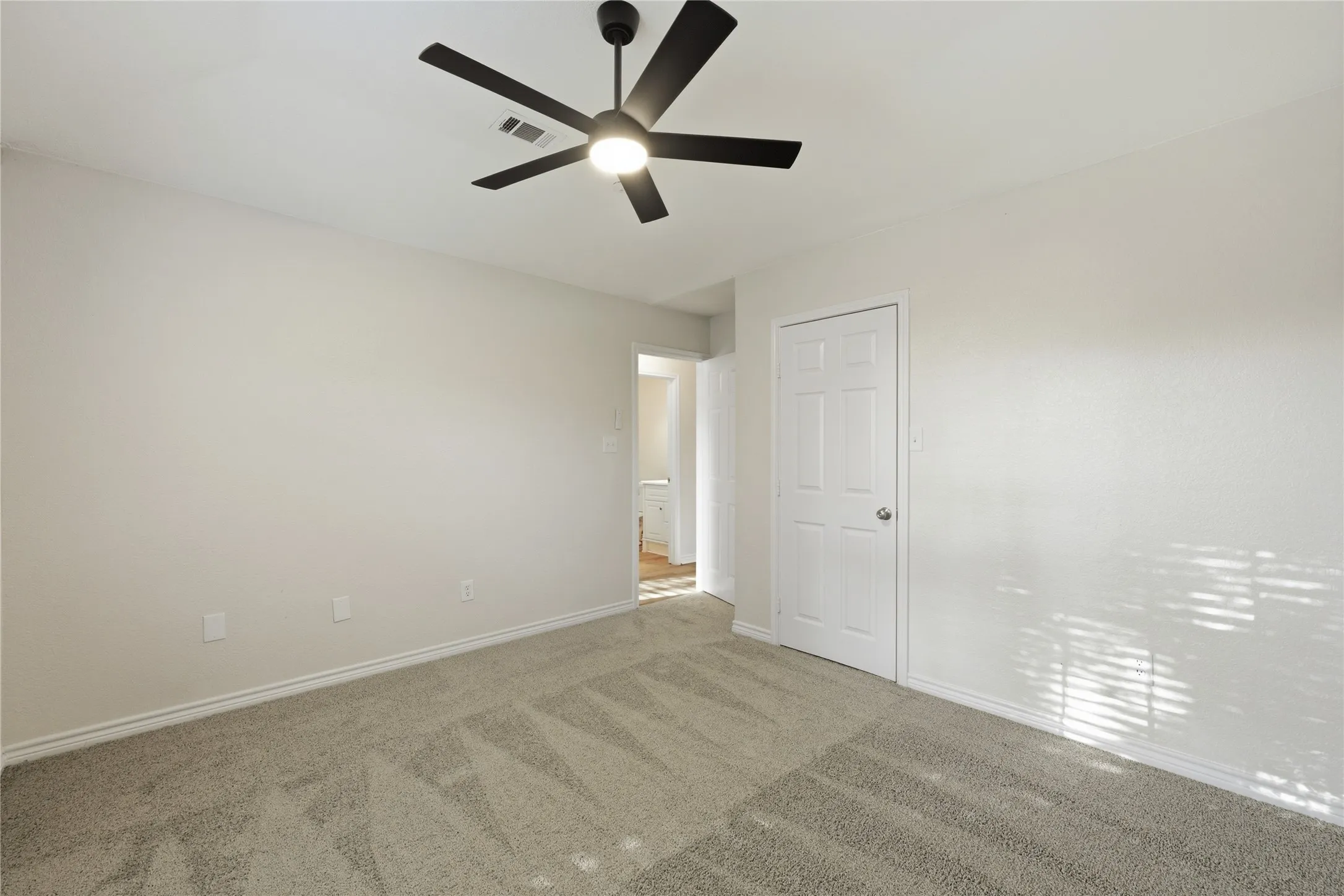 Single Family Residence For Sale in Denton County , 2740 Cancun Lane, Dallas, Texas 75287, 3 Bedroom, 3 Bathroom, 2 Garage spaces, 2,229 Sqft, built in 1983, mls#21309239, Real Estate Agent in Dallas, Homes For Sale in Denton county, Homes For Sale in Dallas, Realtor in Dallas Texas, Real Estate Brokerage Independent Realty Texas, Luminita Cordes Realtor