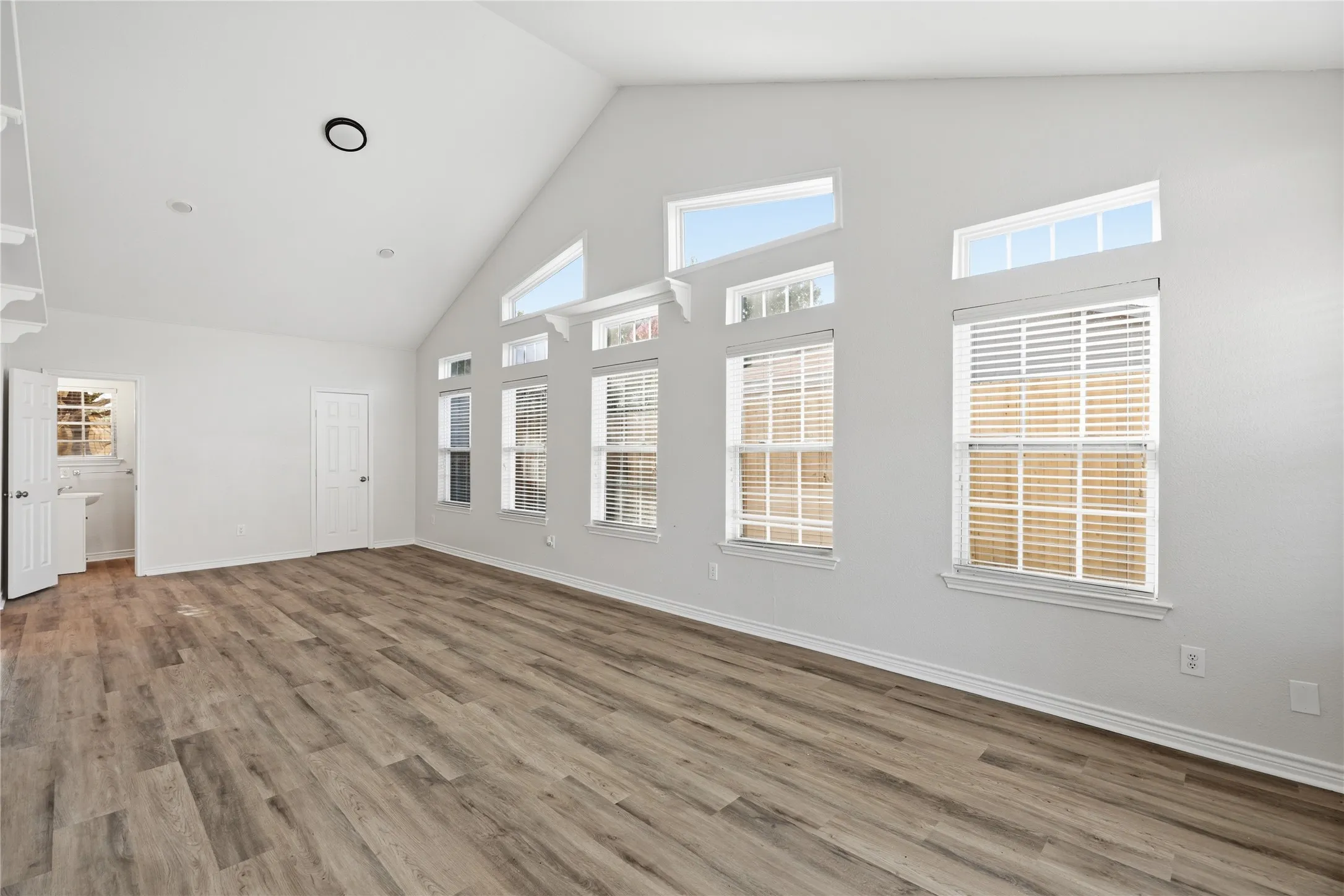 Single Family Residence For Sale in Denton County , 2740 Cancun Lane, Dallas, Texas 75287, 3 Bedroom, 3 Bathroom, 2 Garage spaces, 2,229 Sqft, built in 1983, mls#21309239, Real Estate Agent in Dallas, Homes For Sale in Denton county, Homes For Sale in Dallas, Realtor in Dallas Texas, Real Estate Brokerage Independent Realty Texas, Luminita Cordes Realtor