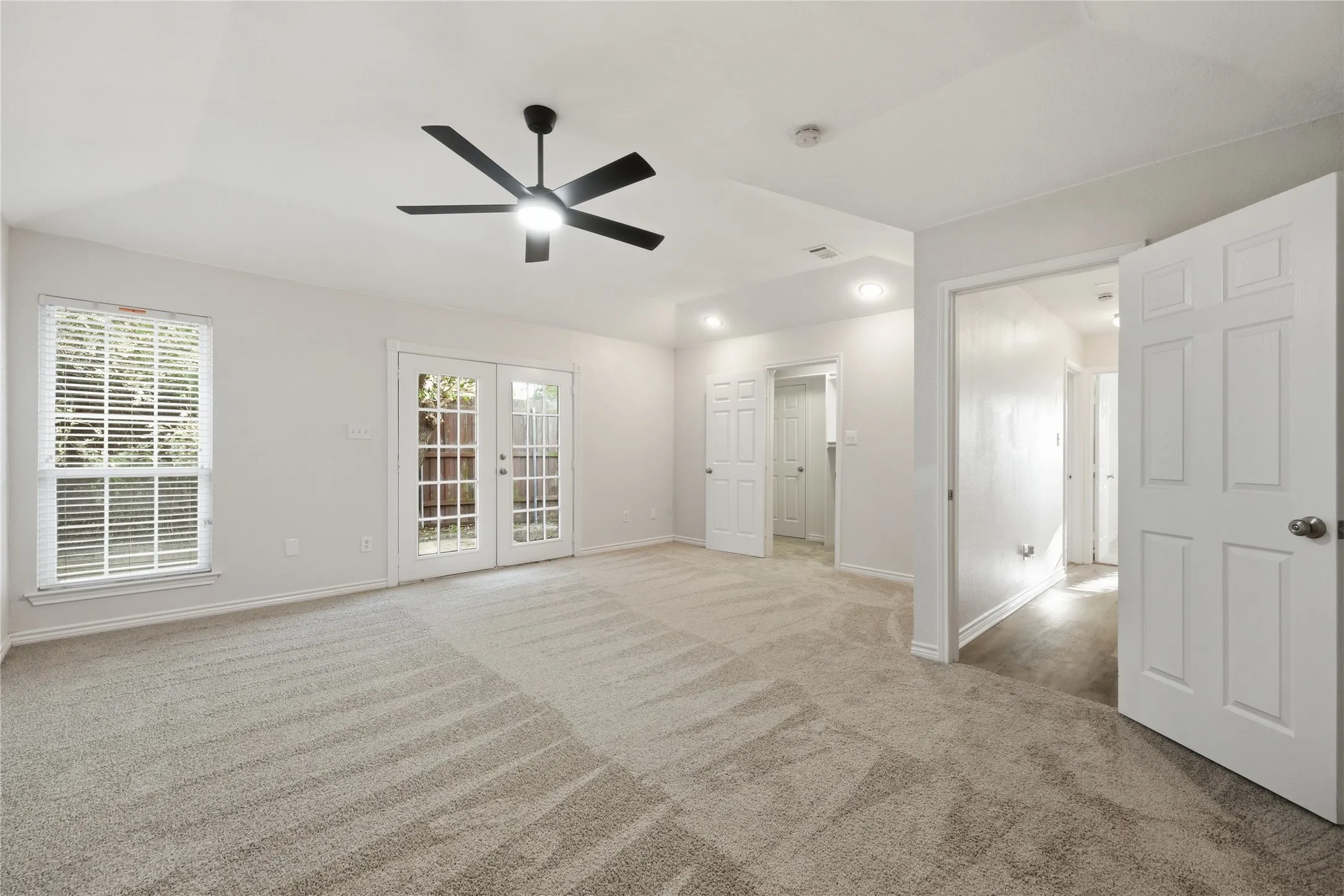 Single Family Residence For Sale in Denton County , 2740 Cancun Lane, Dallas, Texas 75287, 3 Bedroom, 3 Bathroom, 2 Garage spaces, 2,229 Sqft, built in 1983, mls#21309239, Real Estate Agent in Dallas, Homes For Sale in Denton county, Homes For Sale in Dallas, Realtor in Dallas Texas, Real Estate Brokerage Independent Realty Texas, Luminita Cordes Realtor