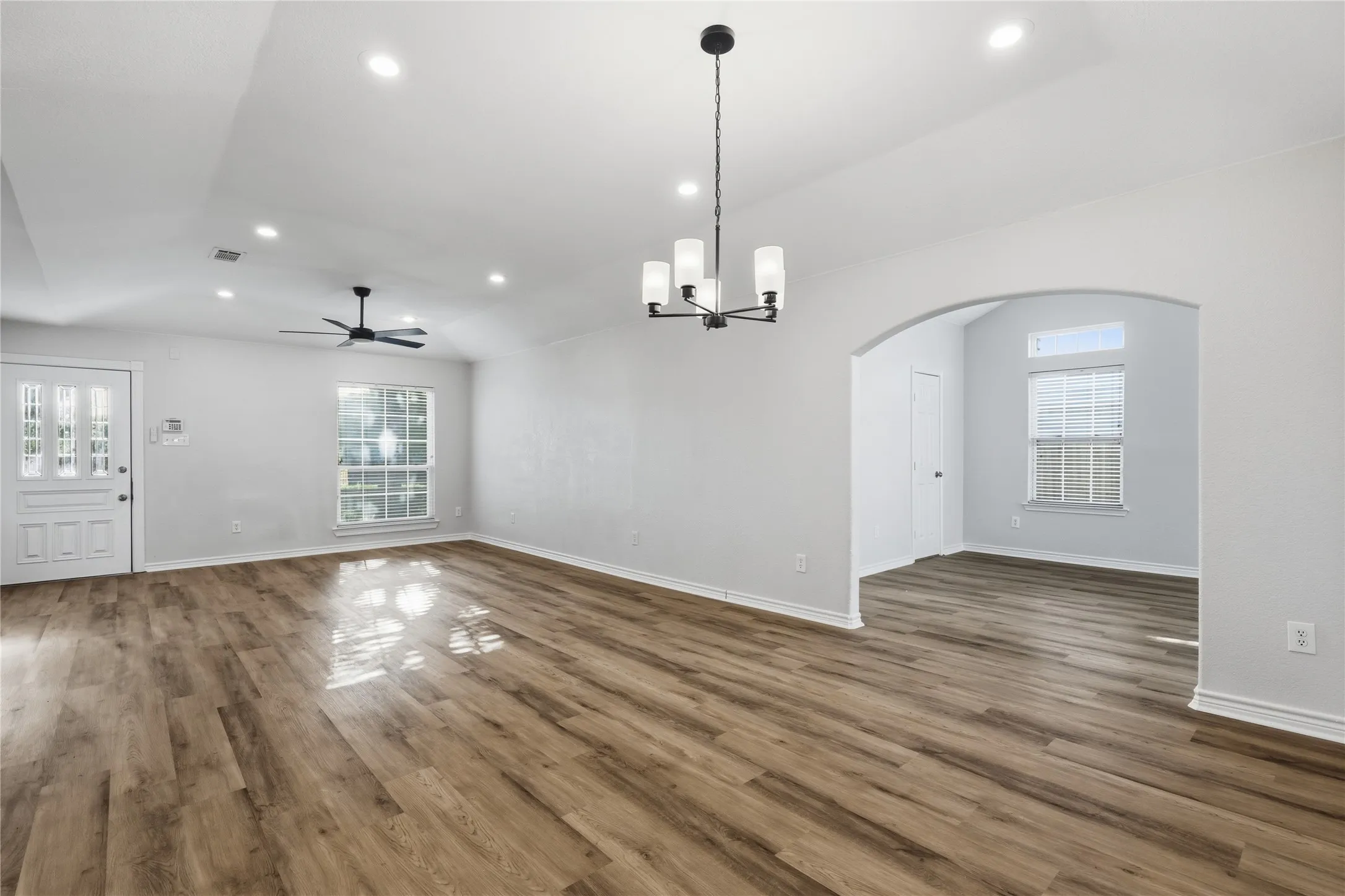 Single Family Residence For Sale in Denton County , 2740 Cancun Lane, Dallas, Texas 75287, 3 Bedroom, 3 Bathroom, 2 Garage spaces, 2,229 Sqft, built in 1983, mls#21309239, Real Estate Agent in Dallas, Homes For Sale in Denton county, Homes For Sale in Dallas, Realtor in Dallas Texas, Real Estate Brokerage Independent Realty Texas, Luminita Cordes Realtor
