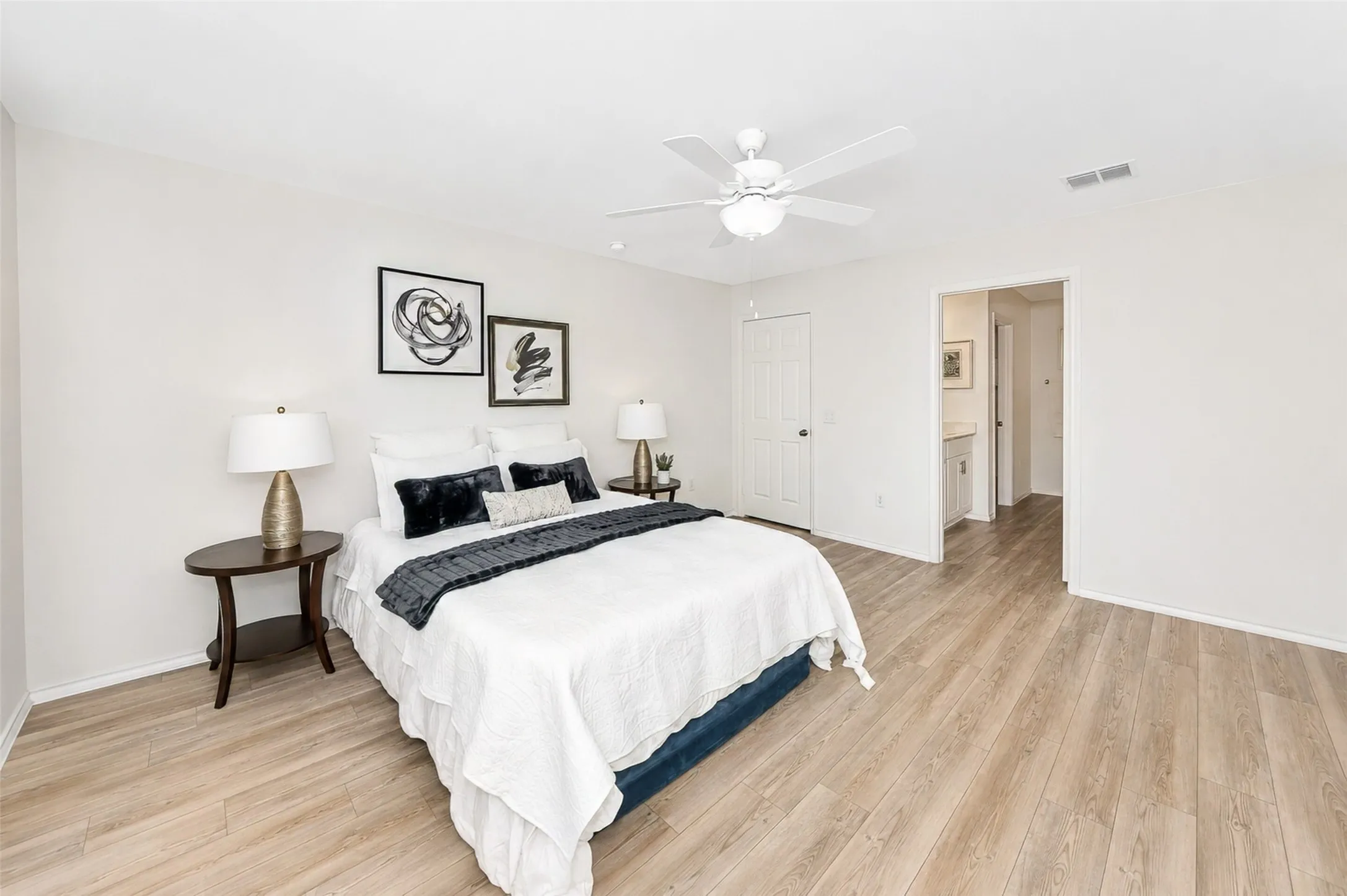 Single Family Residence For Sale in Denton County , 1913 Winding Creek Way, Denton, Texas 76208, 4 Bedroom, 3 Bathroom, 2 Garage spaces, 2,509 Sqft, built in 2024, mls#21315451, Real Estate Agent in Denton, Homes For Sale in Denton county, Homes For Sale in Denton, Realtor in Denton Texas, Real Estate Brokerage Independent Realty Texas, Luminita Cordes Realtor