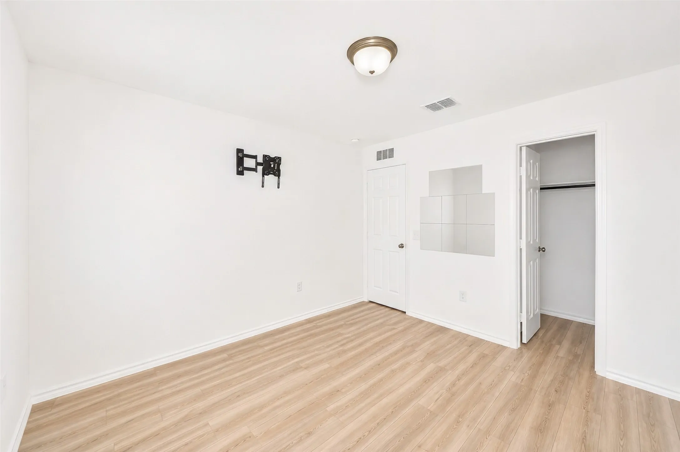 Another one of the secondary bedrooms
11'10" x 10'