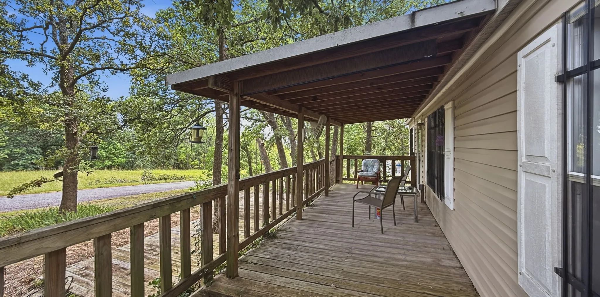 Manufactured Home For Sale in Grayson County , 945 Lake Road, Gordonville, Texas 76245, 2 Bedroom, 2 Bathroom, Garage spaces, 920 Sqft, built in 2010, mls#21321503, Real Estate Agent in Gordonville, Homes For Sale in Grayson county, Homes For Sale in Gordonville, Realtor in Gordonville Texas, Real Estate Brokerage Independent Realty Texas, Luminita Cordes Realtor