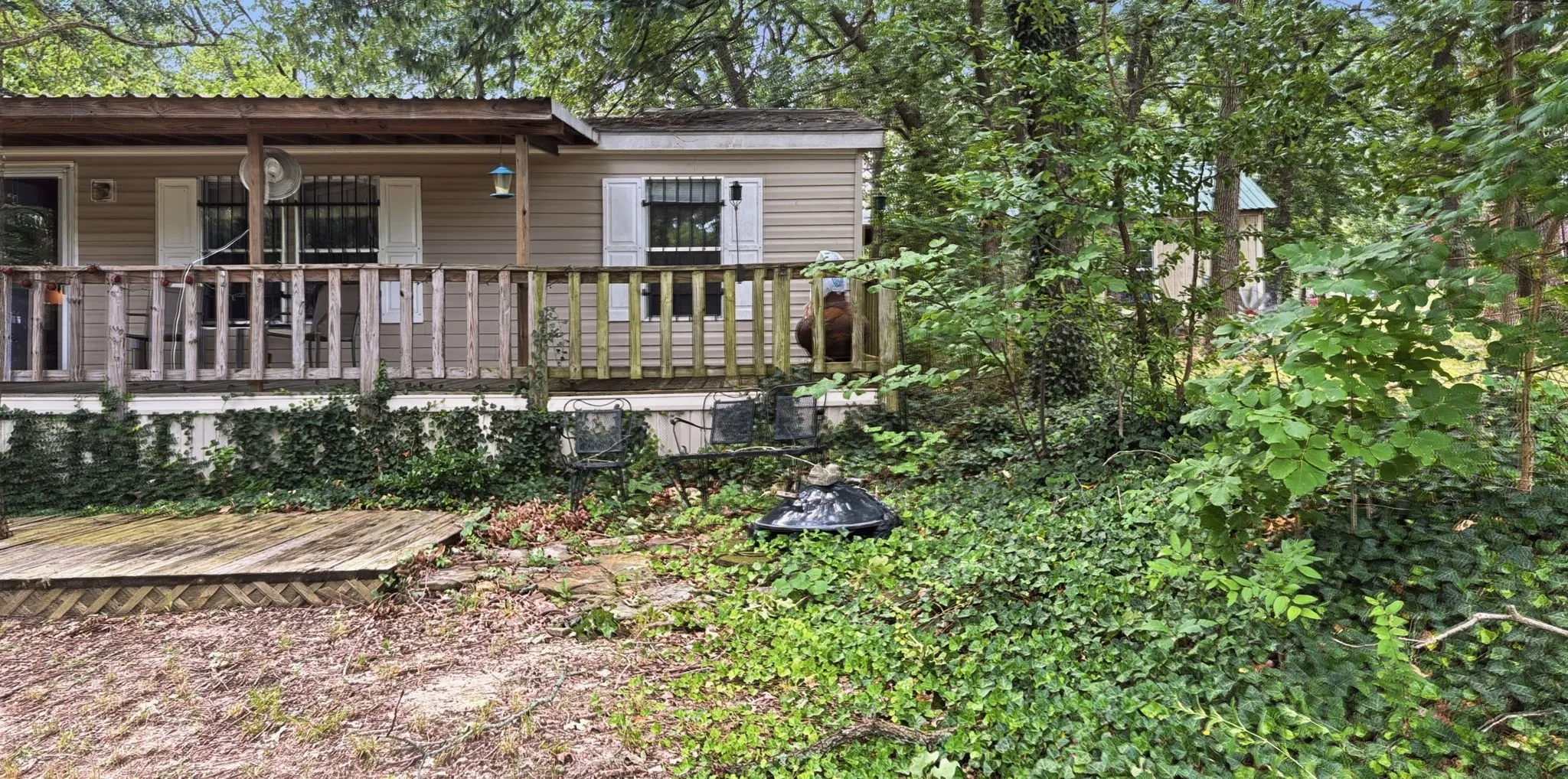 Manufactured Home For Sale in Grayson County , 945 Lake Road, Gordonville, Texas 76245, 2 Bedroom, 2 Bathroom, Garage spaces, 920 Sqft, built in 2010, mls#21321503, Real Estate Agent in Gordonville, Homes For Sale in Grayson county, Homes For Sale in Gordonville, Realtor in Gordonville Texas, Real Estate Brokerage Independent Realty Texas, Luminita Cordes Realtor
