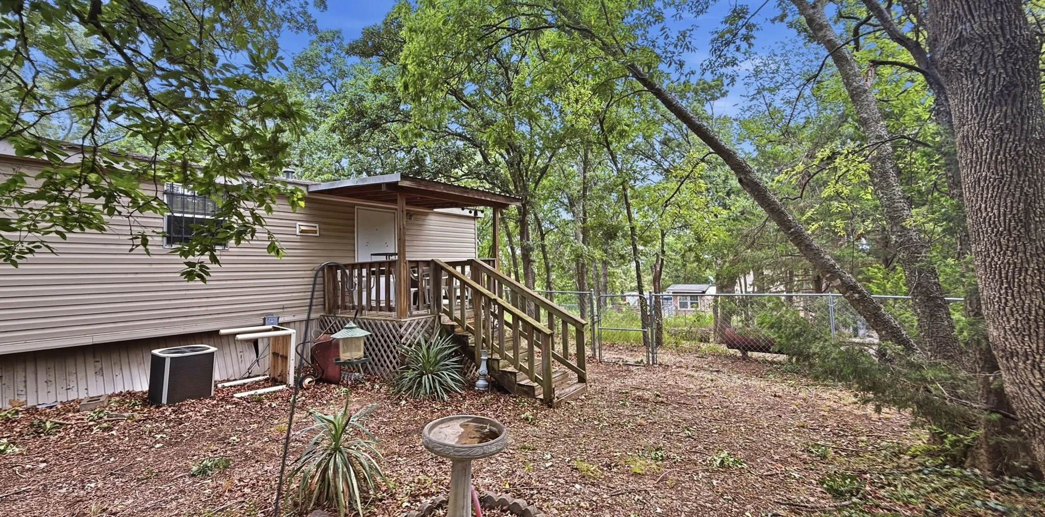 Manufactured Home For Sale in Grayson County , 945 Lake Road, Gordonville, Texas 76245, 2 Bedroom, 2 Bathroom, Garage spaces, 920 Sqft, built in 2010, mls#21321503, Real Estate Agent in Gordonville, Homes For Sale in Grayson county, Homes For Sale in Gordonville, Realtor in Gordonville Texas, Real Estate Brokerage Independent Realty Texas, Luminita Cordes Realtor