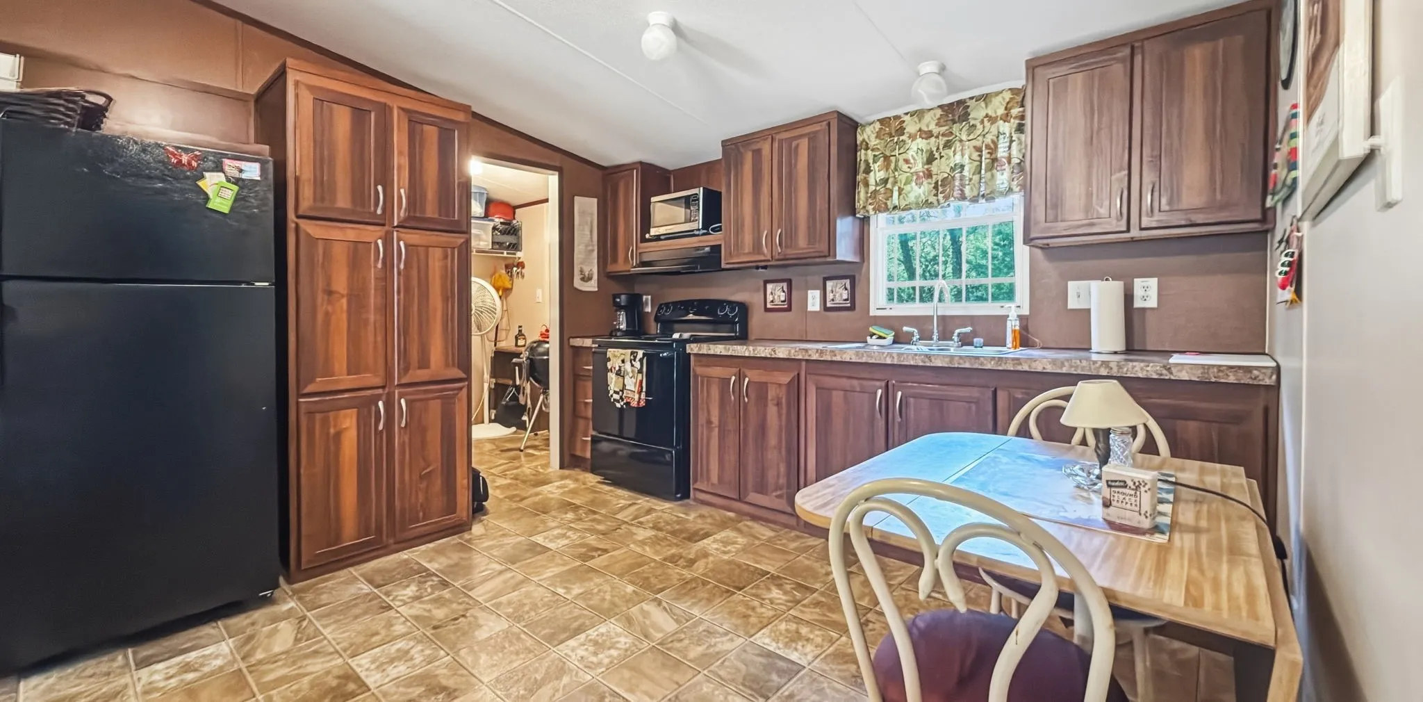Manufactured Home For Sale in Grayson County , 945 Lake Road, Gordonville, Texas 76245, 2 Bedroom, 2 Bathroom, Garage spaces, 920 Sqft, built in 2010, mls#21321503, Real Estate Agent in Gordonville, Homes For Sale in Grayson county, Homes For Sale in Gordonville, Realtor in Gordonville Texas, Real Estate Brokerage Independent Realty Texas, Luminita Cordes Realtor