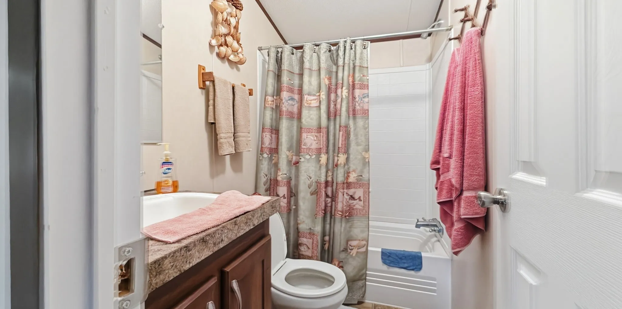 Manufactured Home For Sale in Grayson County , 945 Lake Road, Gordonville, Texas 76245, 2 Bedroom, 2 Bathroom, Garage spaces, 920 Sqft, built in 2010, mls#21321503, Real Estate Agent in Gordonville, Homes For Sale in Grayson county, Homes For Sale in Gordonville, Realtor in Gordonville Texas, Real Estate Brokerage Independent Realty Texas, Luminita Cordes Realtor