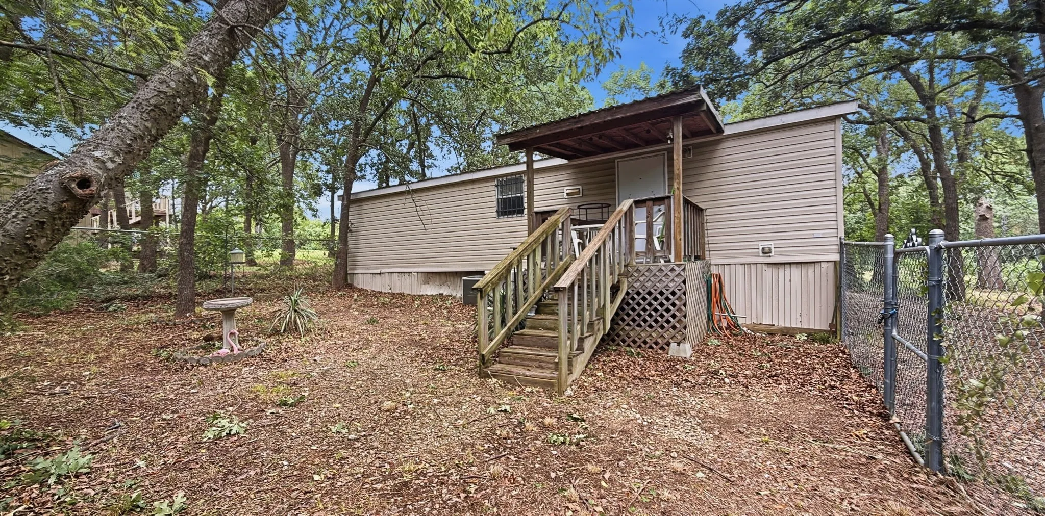 Manufactured Home For Sale in Grayson County , 945 Lake Road, Gordonville, Texas 76245, 2 Bedroom, 2 Bathroom, Garage spaces, 920 Sqft, built in 2010, mls#21321503, Real Estate Agent in Gordonville, Homes For Sale in Grayson county, Homes For Sale in Gordonville, Realtor in Gordonville Texas, Real Estate Brokerage Independent Realty Texas, Luminita Cordes Realtor