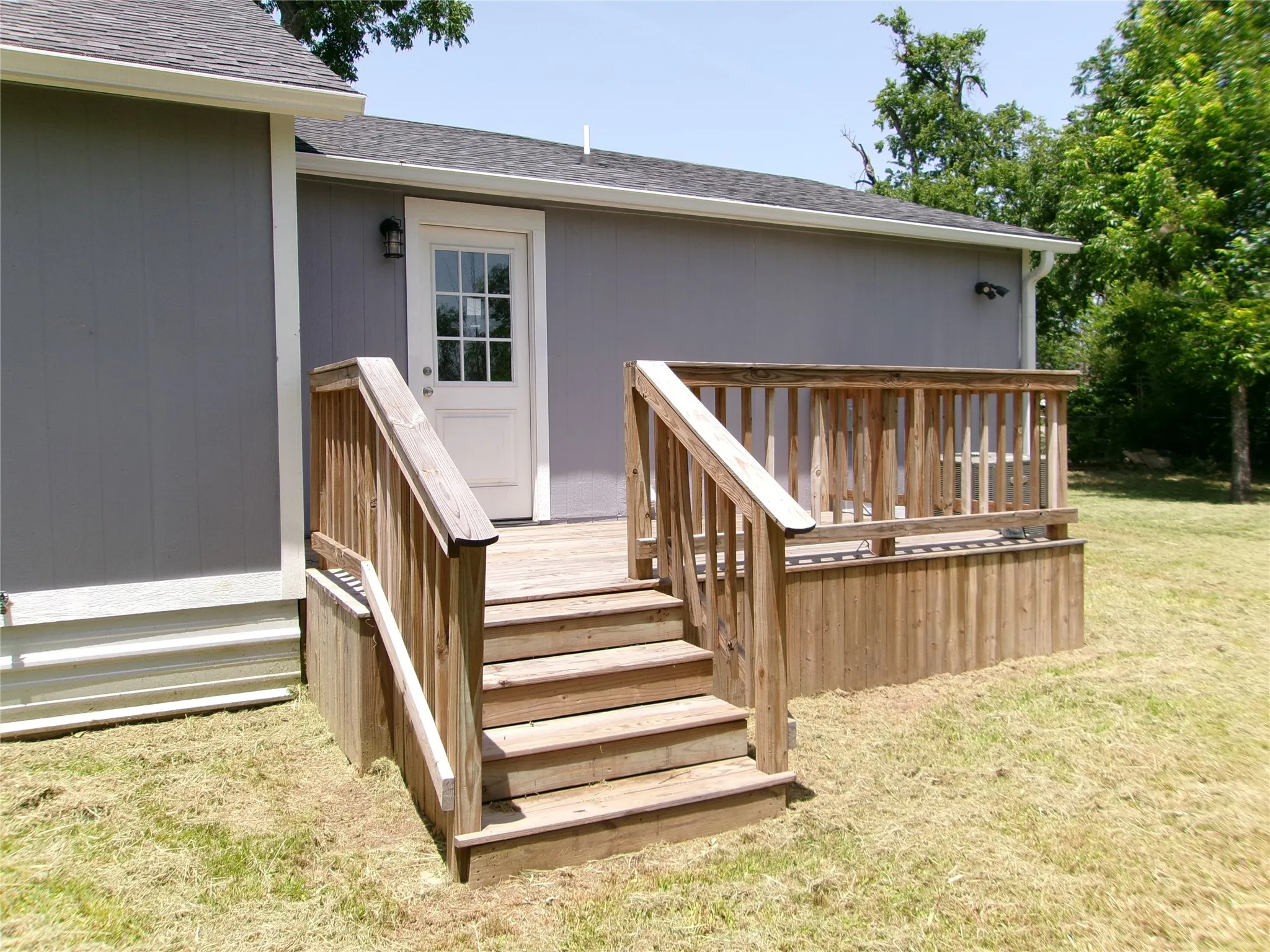 Single Family Residence For Sale in Fannin County , 419 W Evans Avenue, Bonham, Texas 75418, 3 Bedroom, 2 Bathroom, Garage spaces, 1,389 Sqft, built in 1943, mls#21316300, Real Estate Agent in Bonham, Homes For Sale in Fannin county, Homes For Sale in Bonham, Realtor in Bonham Texas, Real Estate Brokerage Independent Realty Texas, Luminita Cordes Realtor
