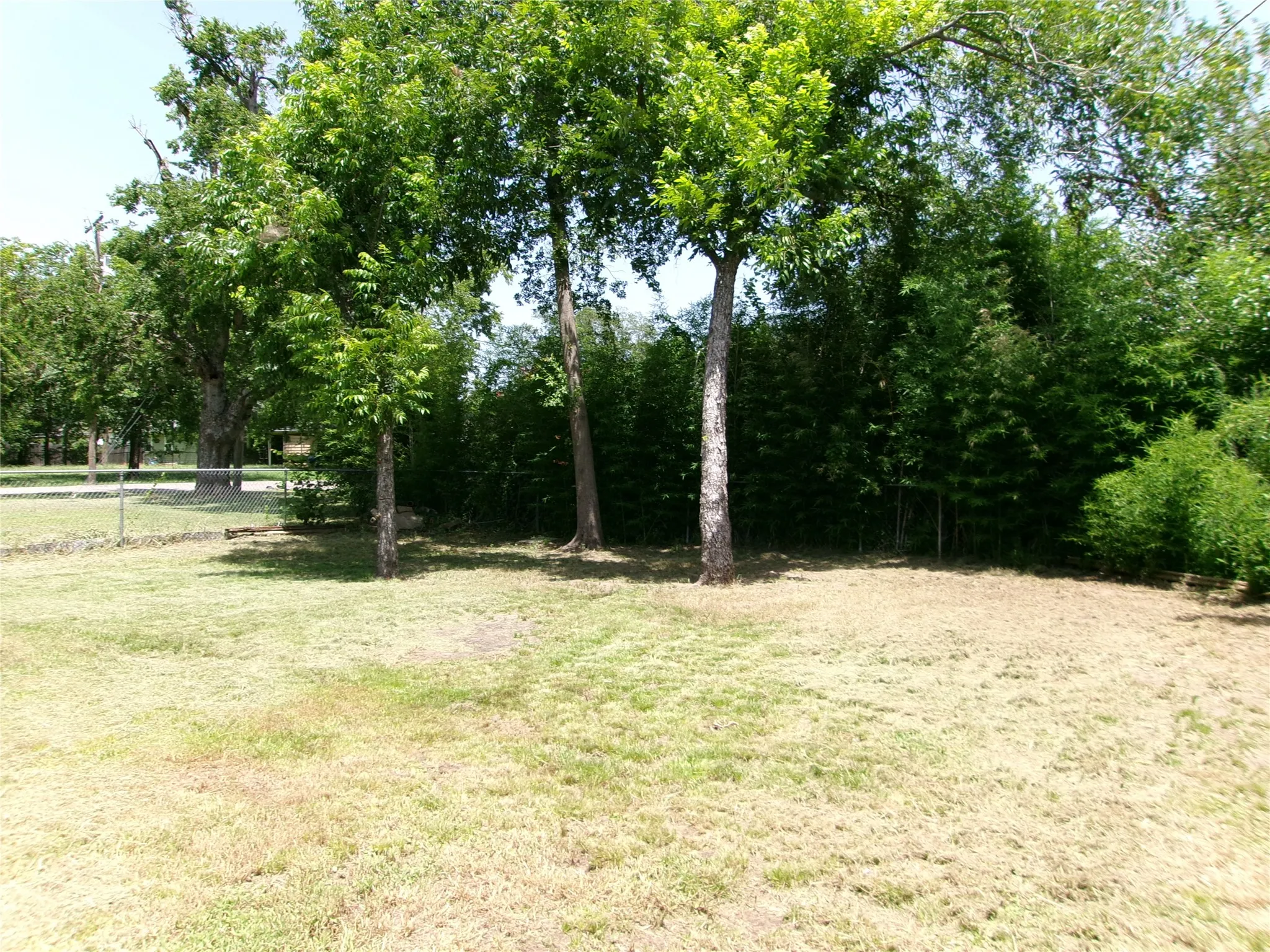 Single Family Residence For Sale in Fannin County , 419 W Evans Avenue, Bonham, Texas 75418, 3 Bedroom, 2 Bathroom, Garage spaces, 1,389 Sqft, built in 1943, mls#21316300, Real Estate Agent in Bonham, Homes For Sale in Fannin county, Homes For Sale in Bonham, Realtor in Bonham Texas, Real Estate Brokerage Independent Realty Texas, Luminita Cordes Realtor