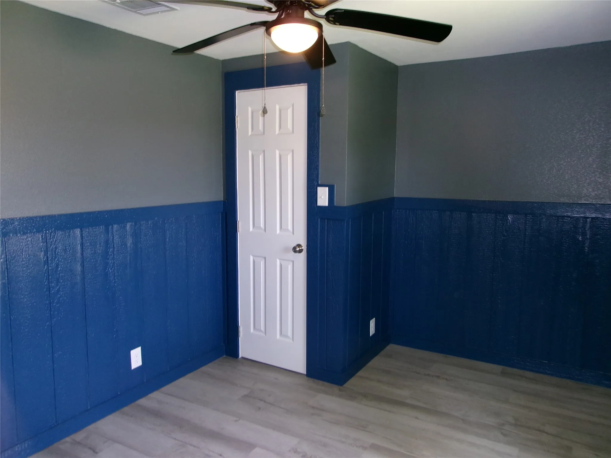 Single Family Residence For Sale in Fannin County , 419 W Evans Avenue, Bonham, Texas 75418, 3 Bedroom, 2 Bathroom, Garage spaces, 1,389 Sqft, built in 1943, mls#21316300, Real Estate Agent in Bonham, Homes For Sale in Fannin county, Homes For Sale in Bonham, Realtor in Bonham Texas, Real Estate Brokerage Independent Realty Texas, Luminita Cordes Realtor