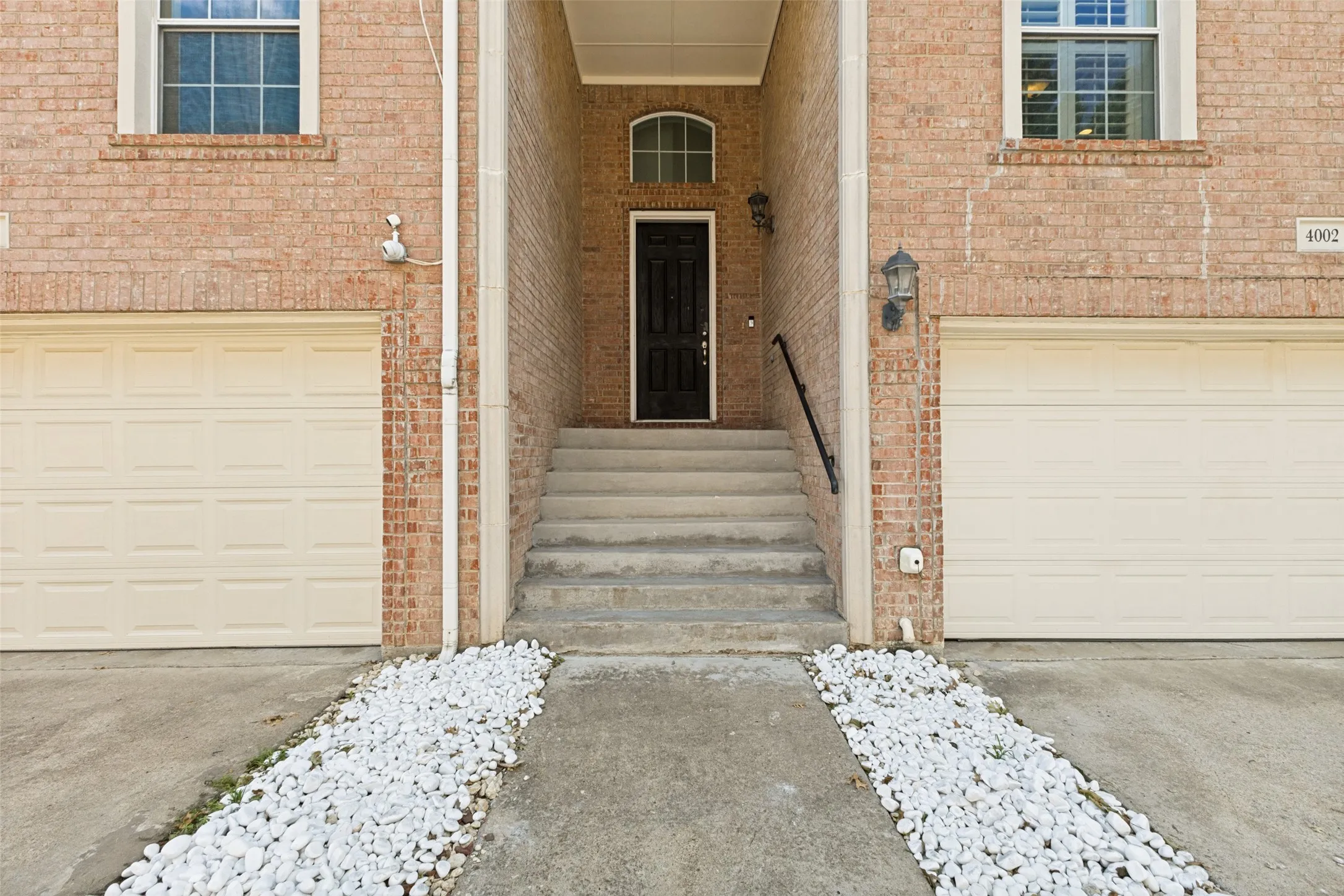 Townhouse For Rent in Dallas County , 4002 Brownstone Court, Dallas, Texas 75204, 3 Bedroom, 4 Bathroom, 2 Garage spaces, 2,413 Sqft, built in 2007, mls#21314697, Real Estate Agent in Dallas, Homes For Rent in Dallas county, Homes For Rent in Dallas, Realtor in Dallas Texas, Real Estate Brokerage Independent Realty Texas, Luminita Cordes Realtor