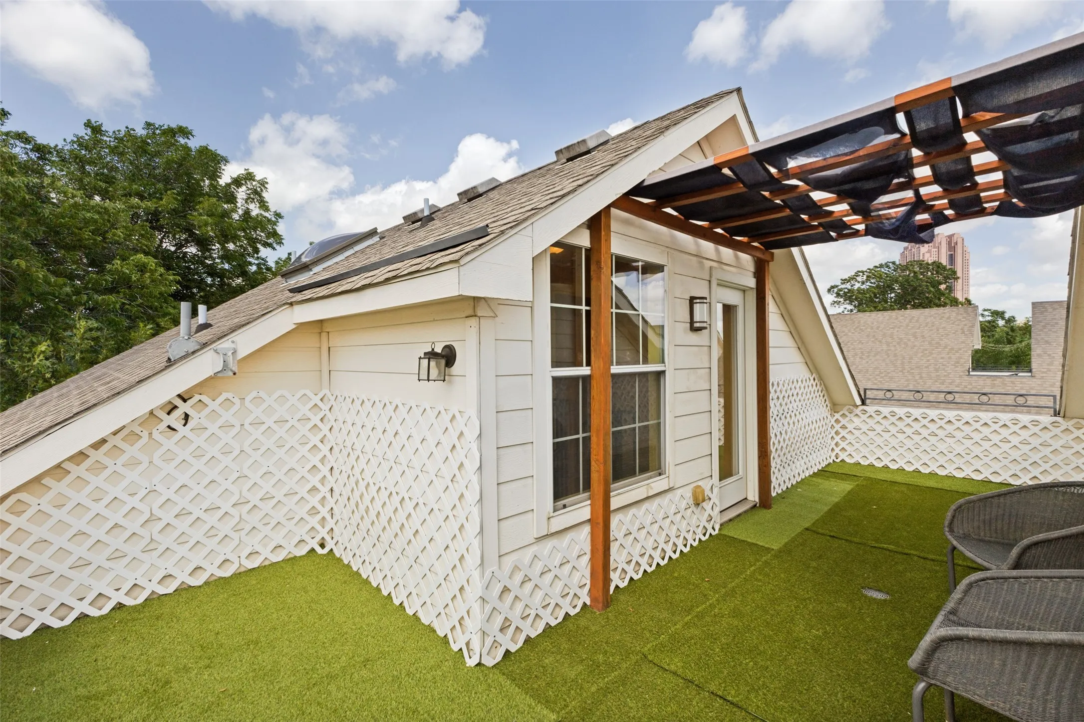 Townhouse For Rent in Dallas County , 4002 Brownstone Court, Dallas, Texas 75204, 3 Bedroom, 4 Bathroom, 2 Garage spaces, 2,413 Sqft, built in 2007, mls#21314697, Real Estate Agent in Dallas, Homes For Rent in Dallas county, Homes For Rent in Dallas, Realtor in Dallas Texas, Real Estate Brokerage Independent Realty Texas, Luminita Cordes Realtor