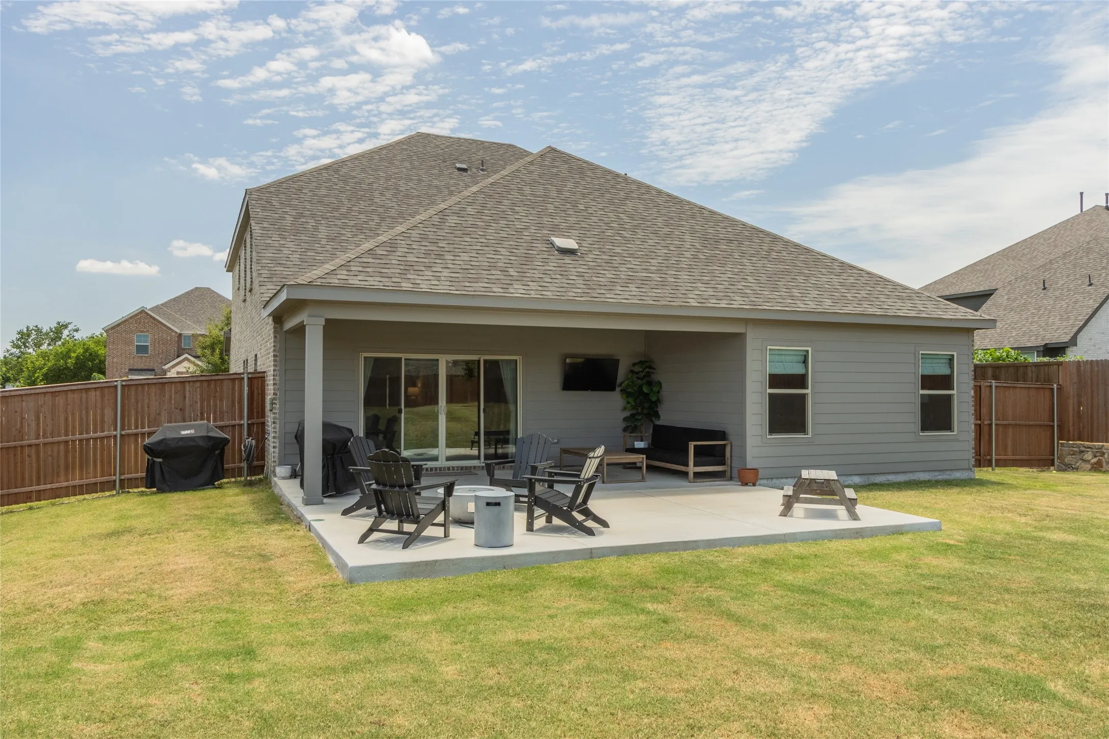 Single Family Residence For Sale in Tarrant County , 2120 Draco Drive, Haslet, Texas 76052, 4 Bedroom, 4 Bathroom, 2 Garage spaces, 3,052 Sqft, built in 2022, mls#21315790, Real Estate Agent in Haslet, Homes For Sale in Tarrant county, Homes For Sale in Haslet, Realtor in Haslet Texas, Real Estate Brokerage Independent Realty Texas, Luminita Cordes Realtor