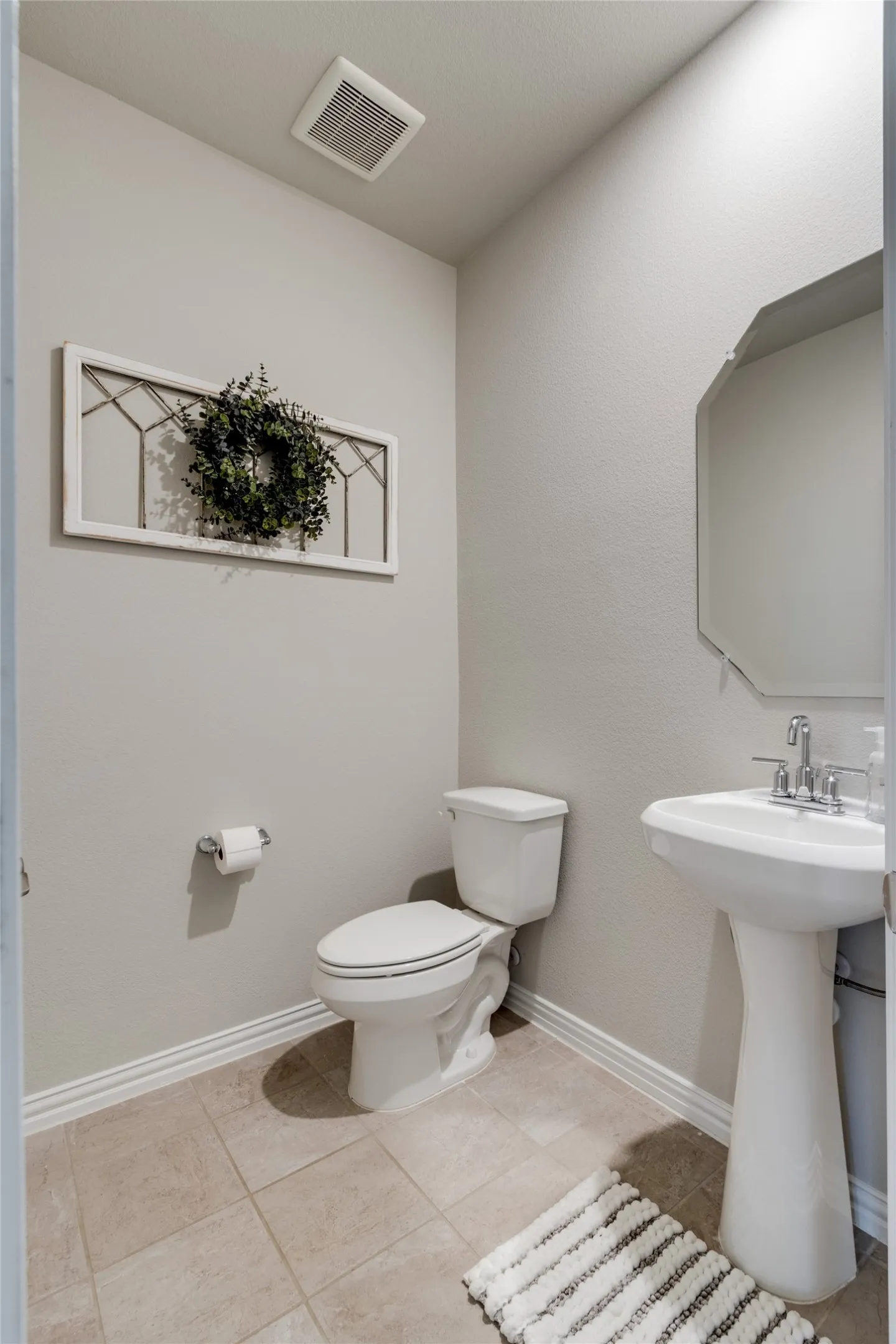 half bath near primary suite