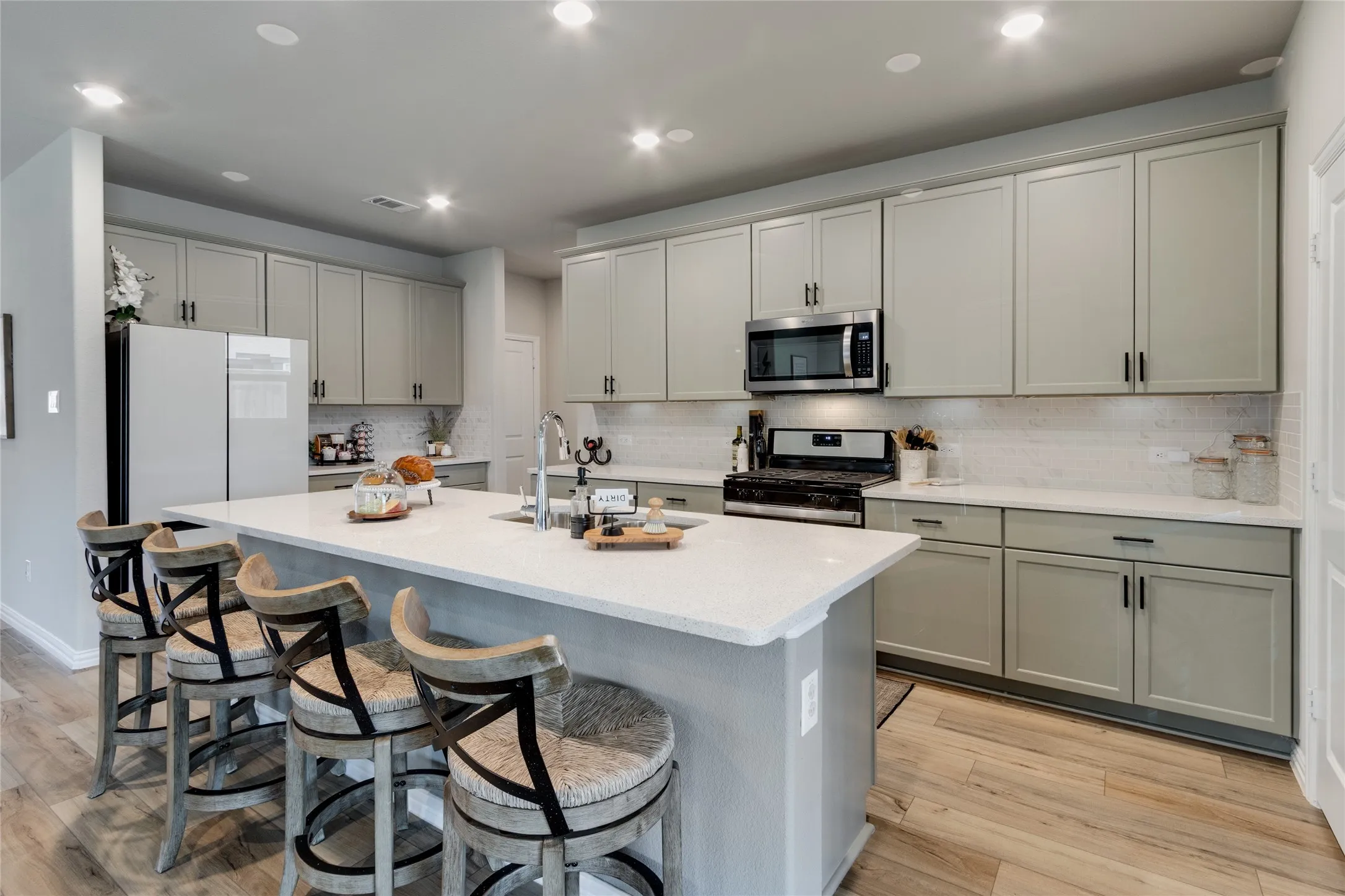 Single Family Residence For Sale in Tarrant County , 2120 Draco Drive, Haslet, Texas 76052, 4 Bedroom, 4 Bathroom, 2 Garage spaces, 3,052 Sqft, built in 2022, mls#21315790, Real Estate Agent in Haslet, Homes For Sale in Tarrant county, Homes For Sale in Haslet, Realtor in Haslet Texas, Real Estate Brokerage Independent Realty Texas, Luminita Cordes Realtor