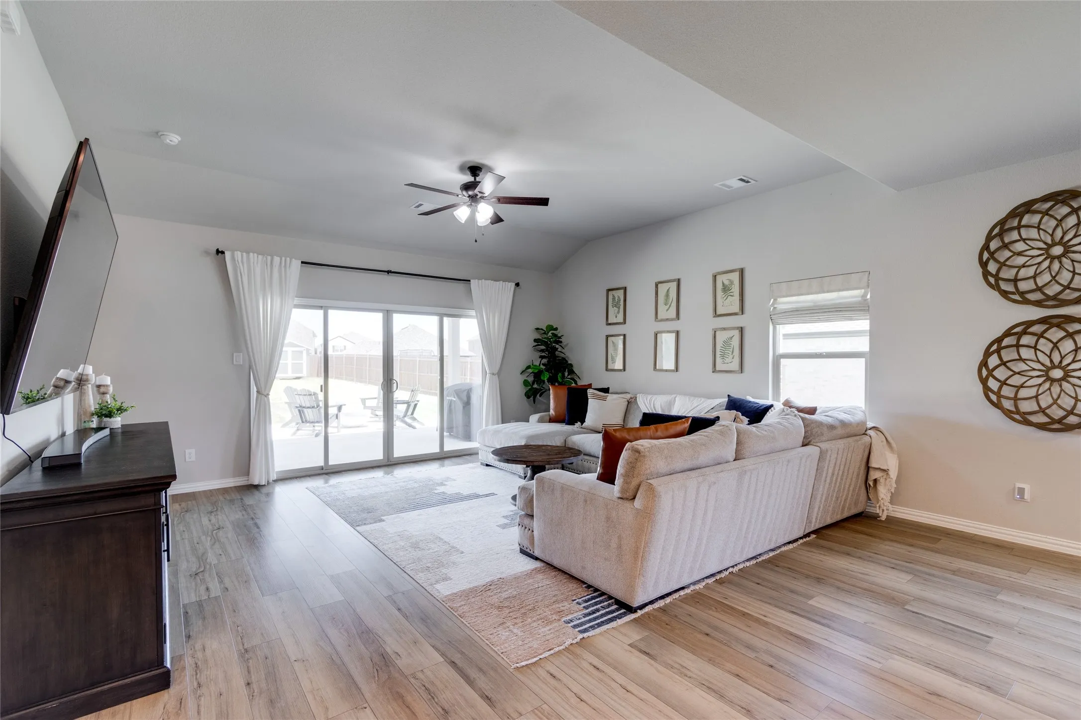 Single Family Residence For Sale in Tarrant County , 2120 Draco Drive, Haslet, Texas 76052, 4 Bedroom, 4 Bathroom, 2 Garage spaces, 3,052 Sqft, built in 2022, mls#21315790, Real Estate Agent in Haslet, Homes For Sale in Tarrant county, Homes For Sale in Haslet, Realtor in Haslet Texas, Real Estate Brokerage Independent Realty Texas, Luminita Cordes Realtor