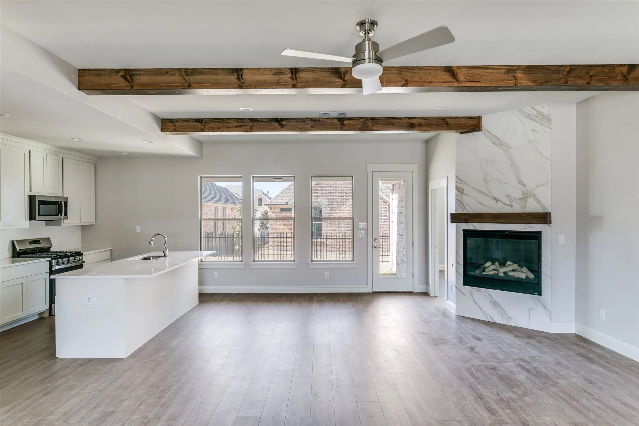 Single Family Residence For Sale in Rockwall County , 622 Community Lane, Rockwall, Texas 75087, 3 Bedroom, 3 Bathroom, 2 Garage spaces, 1,880 Sqft, built in 2024, mls#21314695, Real Estate Agent in Rockwall, Homes For Sale in Rockwall county, Homes For Sale in Rockwall, Realtor in Rockwall Texas, Real Estate Brokerage Independent Realty Texas, Luminita Cordes Realtor