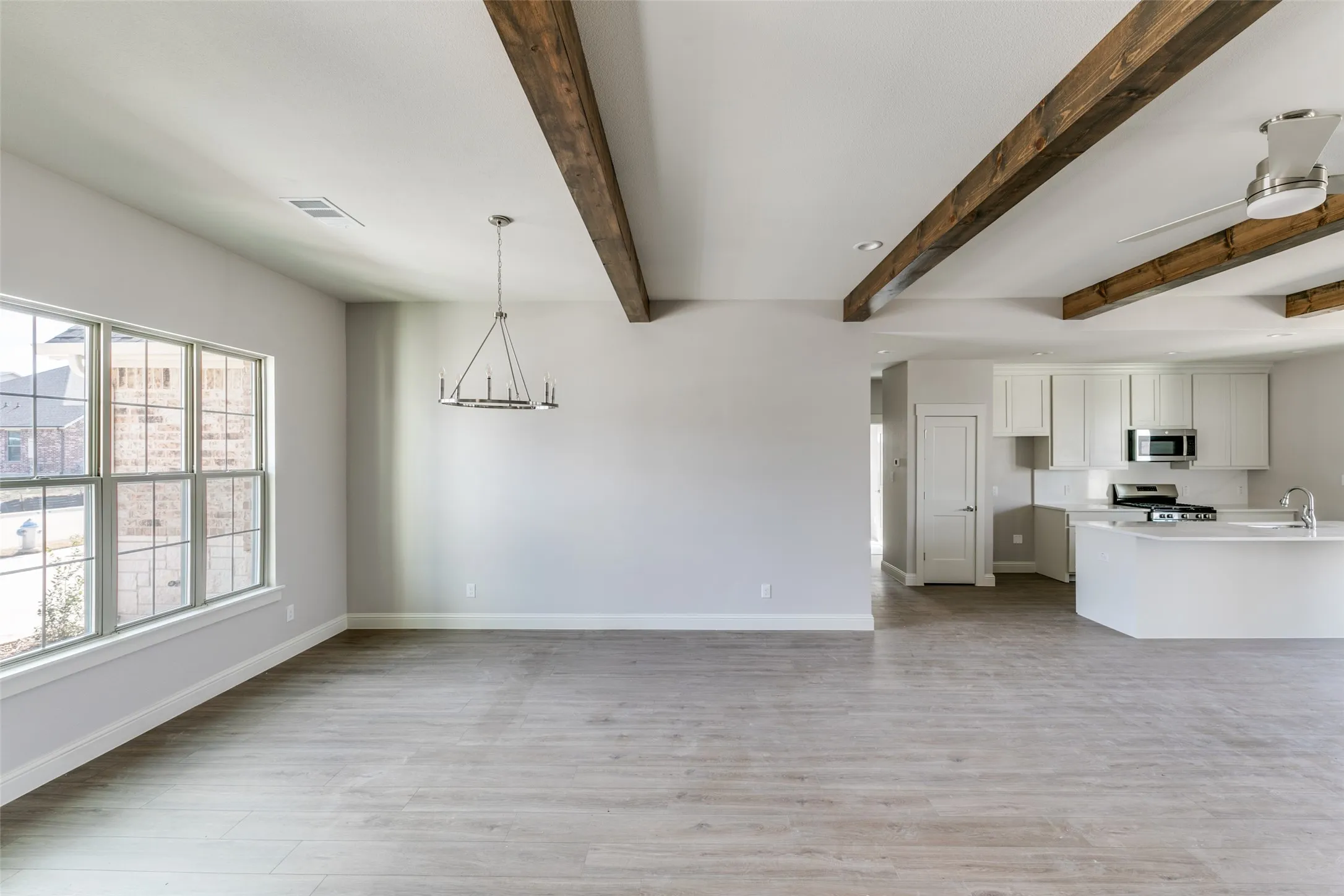 Single Family Residence For Sale in Rockwall County , 622 Community Lane, Rockwall, Texas 75087, 3 Bedroom, 3 Bathroom, 2 Garage spaces, 1,880 Sqft, built in 2024, mls#21314695, Real Estate Agent in Rockwall, Homes For Sale in Rockwall county, Homes For Sale in Rockwall, Realtor in Rockwall Texas, Real Estate Brokerage Independent Realty Texas, Luminita Cordes Realtor