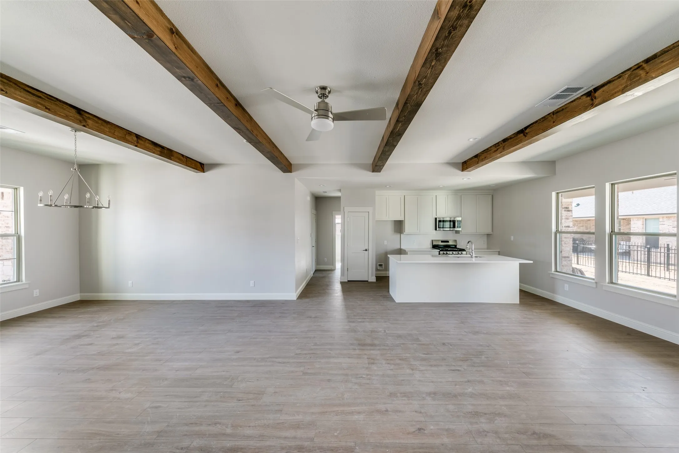 Single Family Residence For Sale in Rockwall County , 622 Community Lane, Rockwall, Texas 75087, 3 Bedroom, 3 Bathroom, 2 Garage spaces, 1,880 Sqft, built in 2024, mls#21314695, Real Estate Agent in Rockwall, Homes For Sale in Rockwall county, Homes For Sale in Rockwall, Realtor in Rockwall Texas, Real Estate Brokerage Independent Realty Texas, Luminita Cordes Realtor