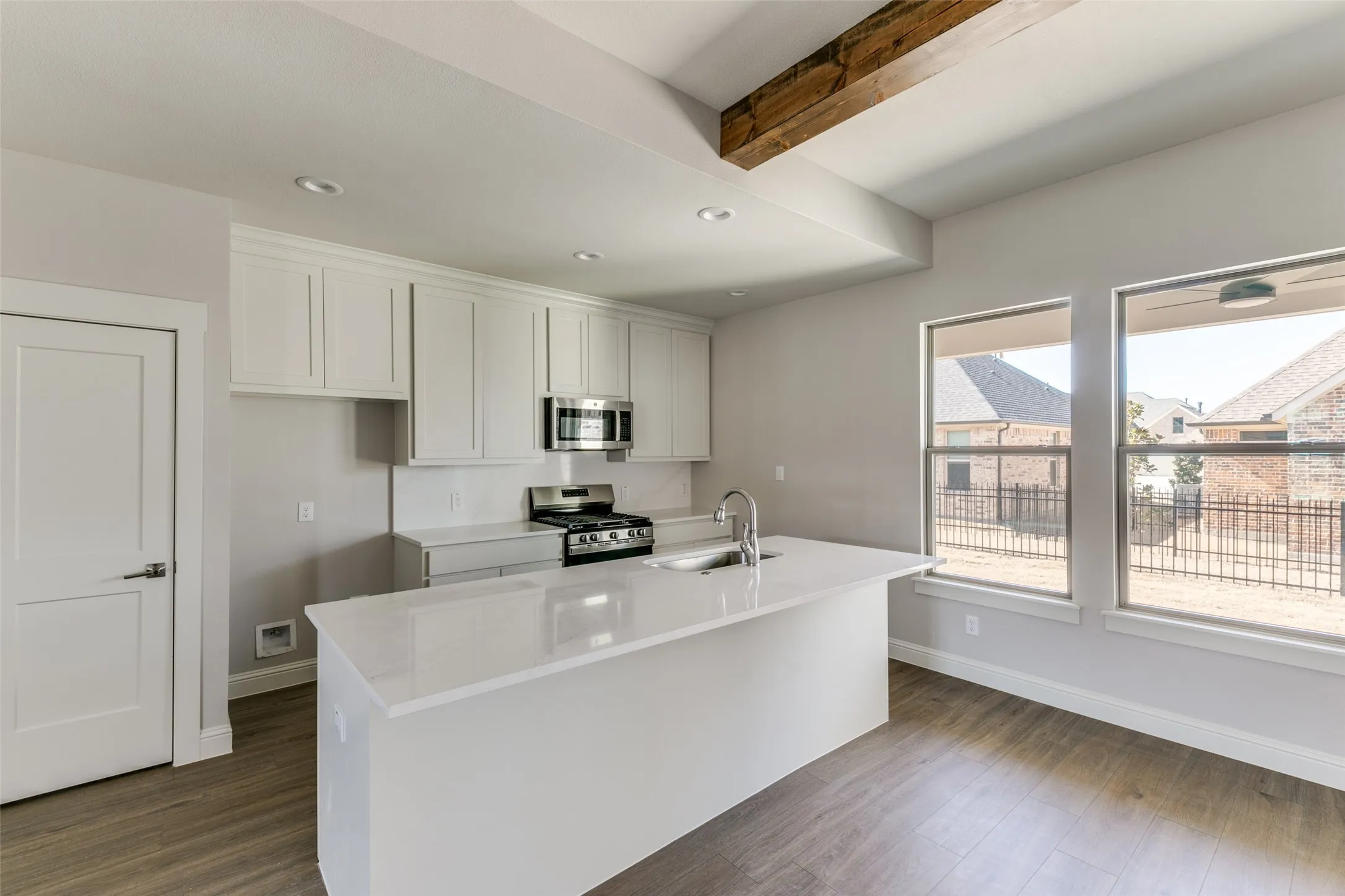 Single Family Residence For Sale in Rockwall County , 622 Community Lane, Rockwall, Texas 75087, 3 Bedroom, 3 Bathroom, 2 Garage spaces, 1,880 Sqft, built in 2024, mls#21314695, Real Estate Agent in Rockwall, Homes For Sale in Rockwall county, Homes For Sale in Rockwall, Realtor in Rockwall Texas, Real Estate Brokerage Independent Realty Texas, Luminita Cordes Realtor