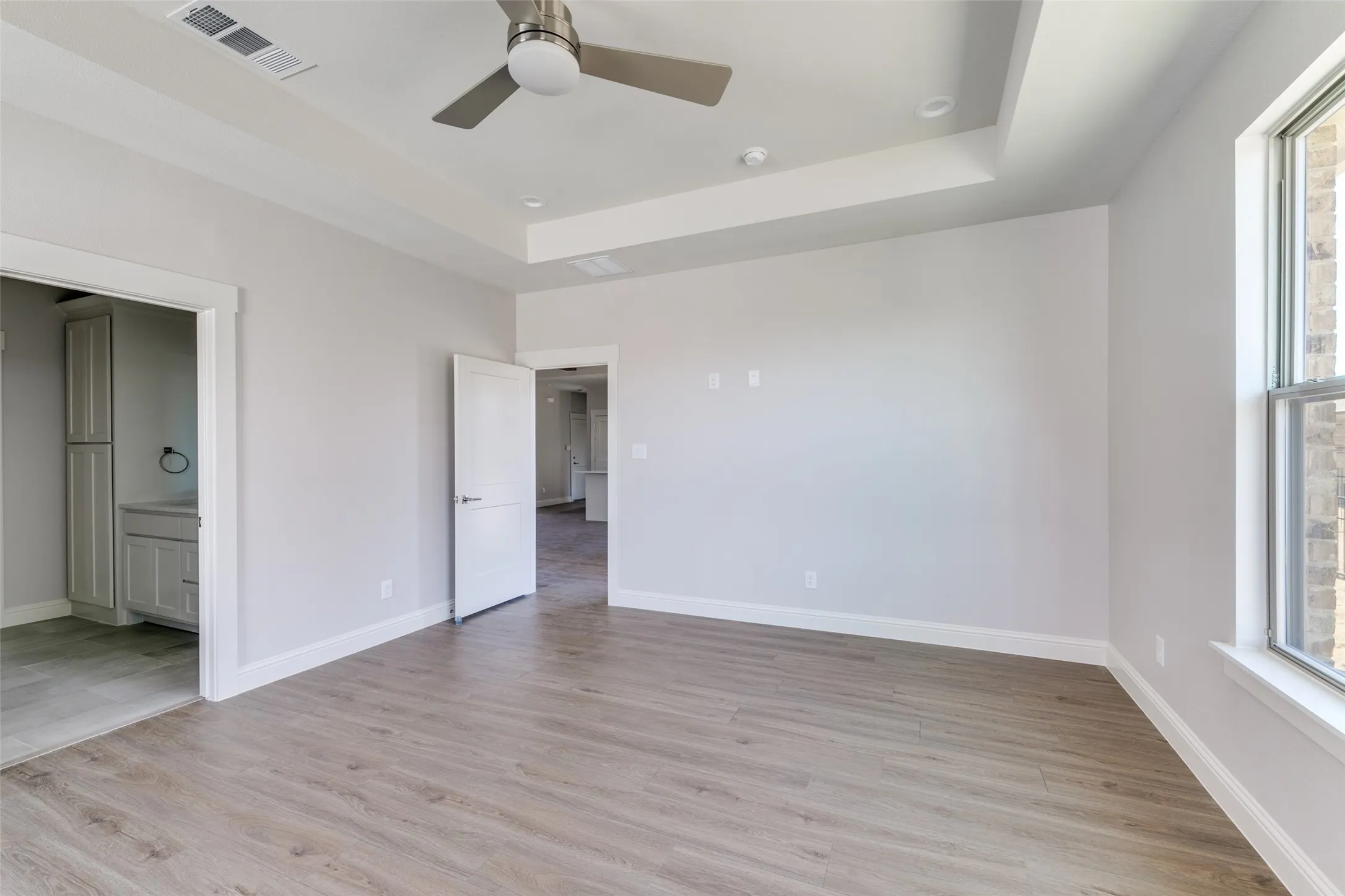 Single Family Residence For Sale in Rockwall County , 622 Community Lane, Rockwall, Texas 75087, 3 Bedroom, 3 Bathroom, 2 Garage spaces, 1,880 Sqft, built in 2024, mls#21314695, Real Estate Agent in Rockwall, Homes For Sale in Rockwall county, Homes For Sale in Rockwall, Realtor in Rockwall Texas, Real Estate Brokerage Independent Realty Texas, Luminita Cordes Realtor