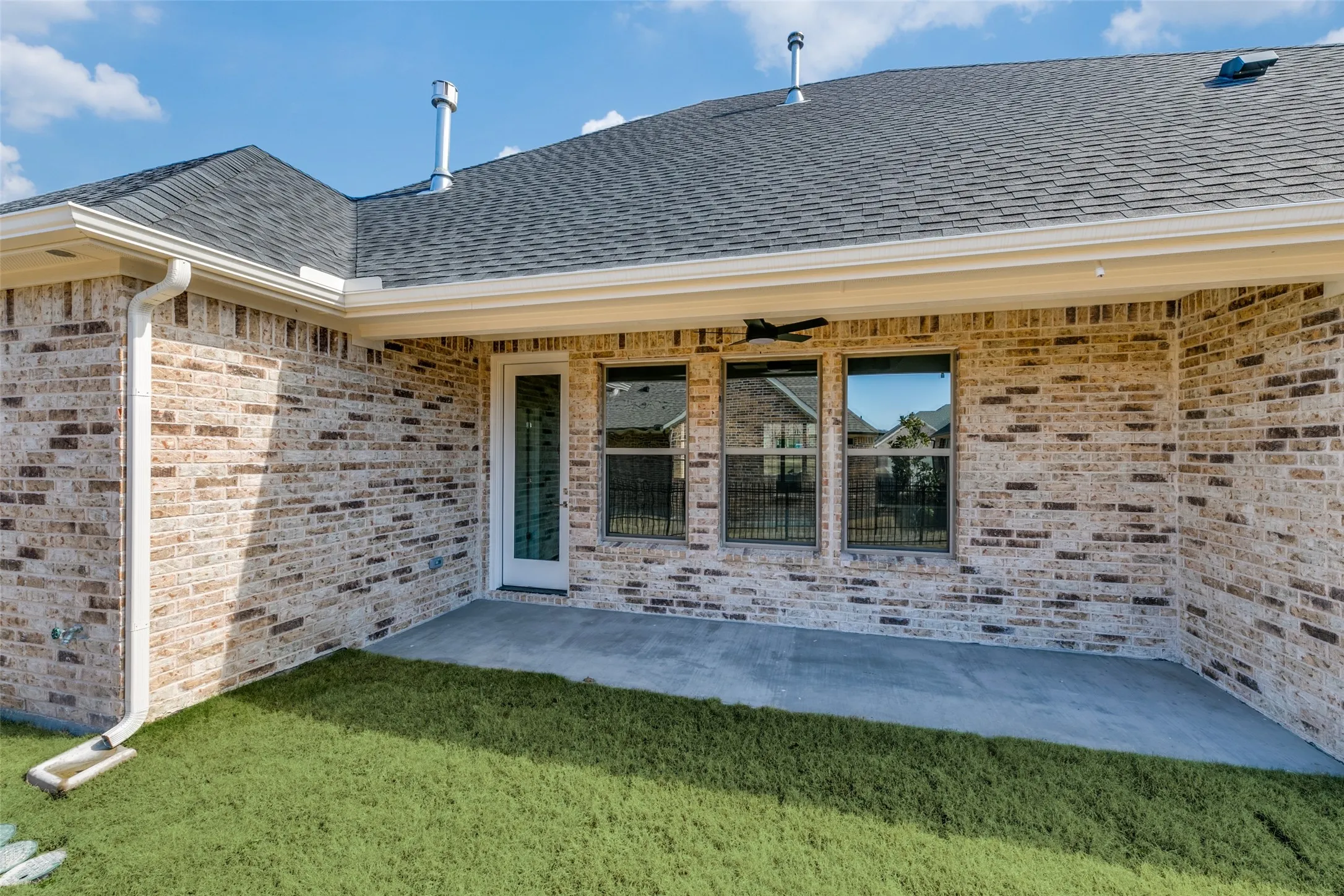 Single Family Residence For Sale in Rockwall County , 622 Community Lane, Rockwall, Texas 75087, 3 Bedroom, 3 Bathroom, 2 Garage spaces, 1,880 Sqft, built in 2024, mls#21314695, Real Estate Agent in Rockwall, Homes For Sale in Rockwall county, Homes For Sale in Rockwall, Realtor in Rockwall Texas, Real Estate Brokerage Independent Realty Texas, Luminita Cordes Realtor
