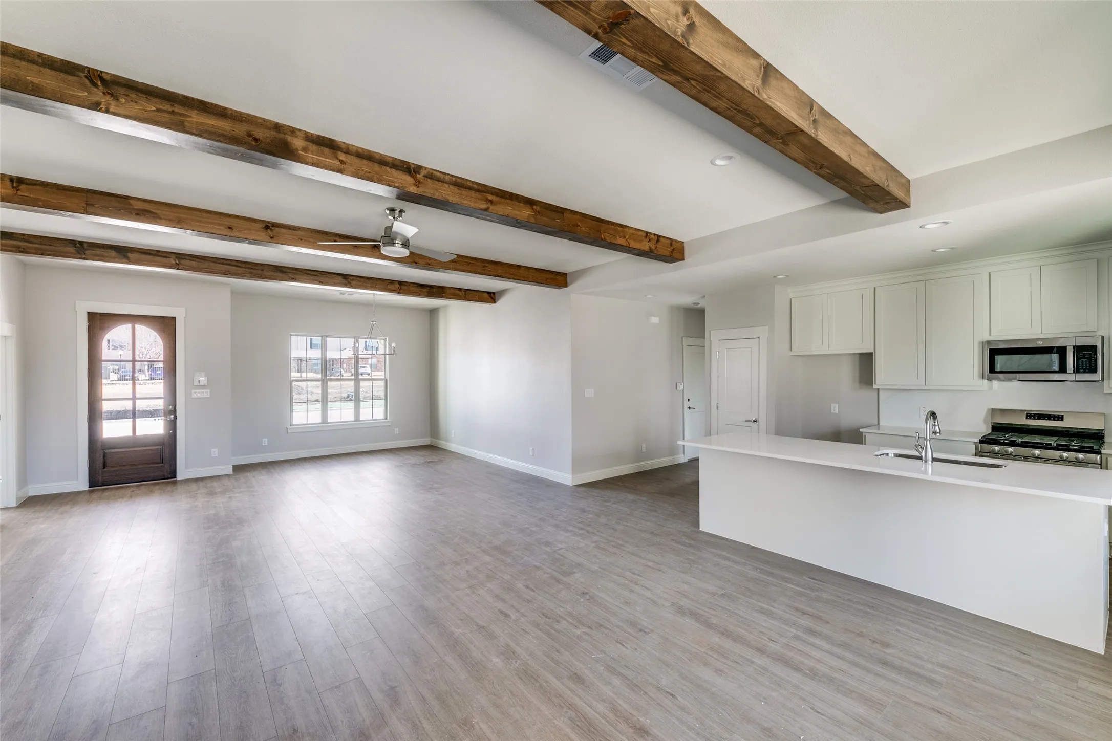 Single Family Residence For Sale in Rockwall County , 622 Community Lane, Rockwall, Texas 75087, 3 Bedroom, 3 Bathroom, 2 Garage spaces, 1,880 Sqft, built in 2024, mls#21314695, Real Estate Agent in Rockwall, Homes For Sale in Rockwall county, Homes For Sale in Rockwall, Realtor in Rockwall Texas, Real Estate Brokerage Independent Realty Texas, Luminita Cordes Realtor