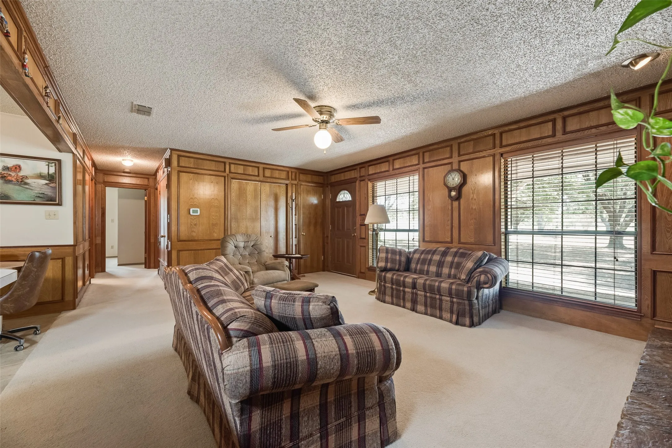 Single Family Residence For Sale in Kaufman County , 8991 County Road 156, Kaufman, Texas 75142, 3 Bedroom, 2 Bathroom, Garage spaces, 1,674 Sqft, built in 1989, mls#21320372, Real Estate Agent in Kaufman, Homes For Sale in Kaufman county, Homes For Sale in Kaufman, Realtor in Kaufman Texas, Real Estate Brokerage Independent Realty Texas, Luminita Cordes Realtor