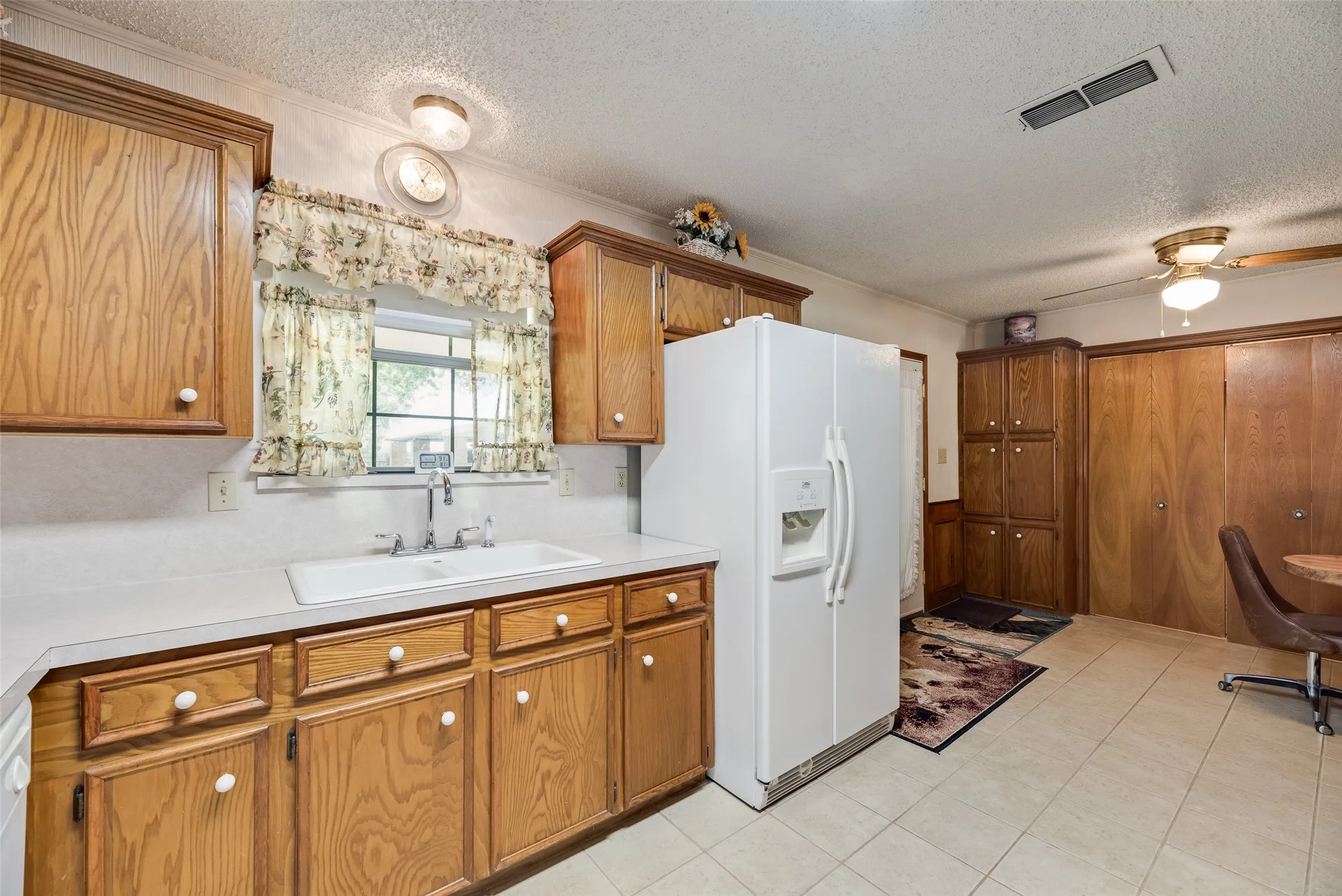 Single Family Residence For Sale in Kaufman County , 8991 County Road 156, Kaufman, Texas 75142, 3 Bedroom, 2 Bathroom, Garage spaces, 1,674 Sqft, built in 1989, mls#21320372, Real Estate Agent in Kaufman, Homes For Sale in Kaufman county, Homes For Sale in Kaufman, Realtor in Kaufman Texas, Real Estate Brokerage Independent Realty Texas, Luminita Cordes Realtor